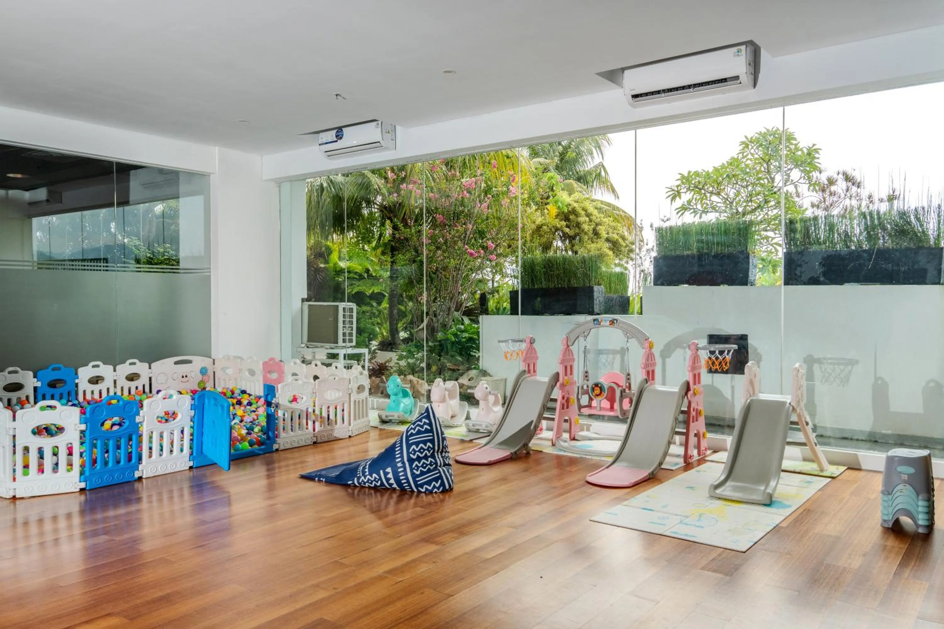 Children play ground in Golden Tulip Springhill Lampung