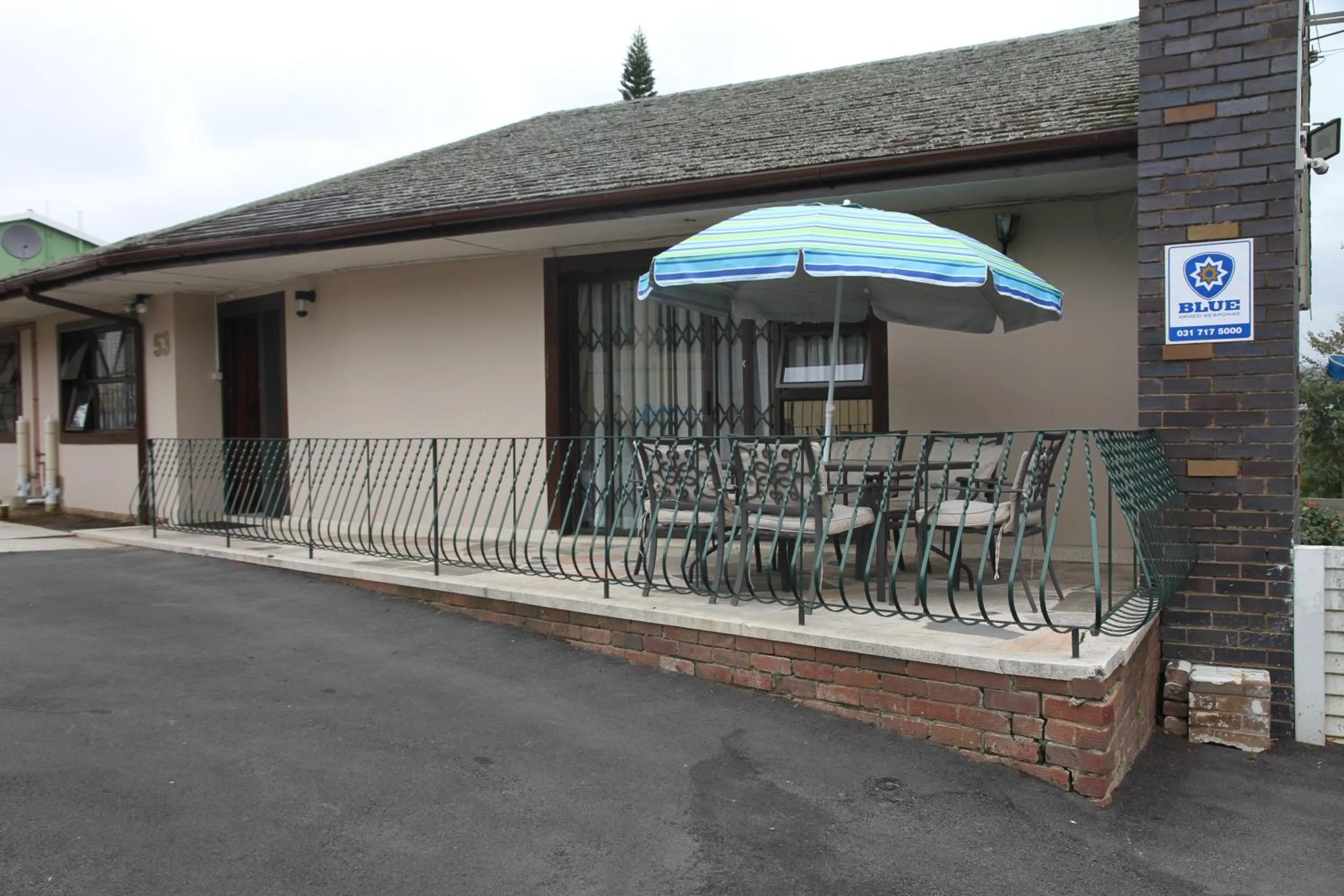 Quiet street view in Nkosazana Guest House