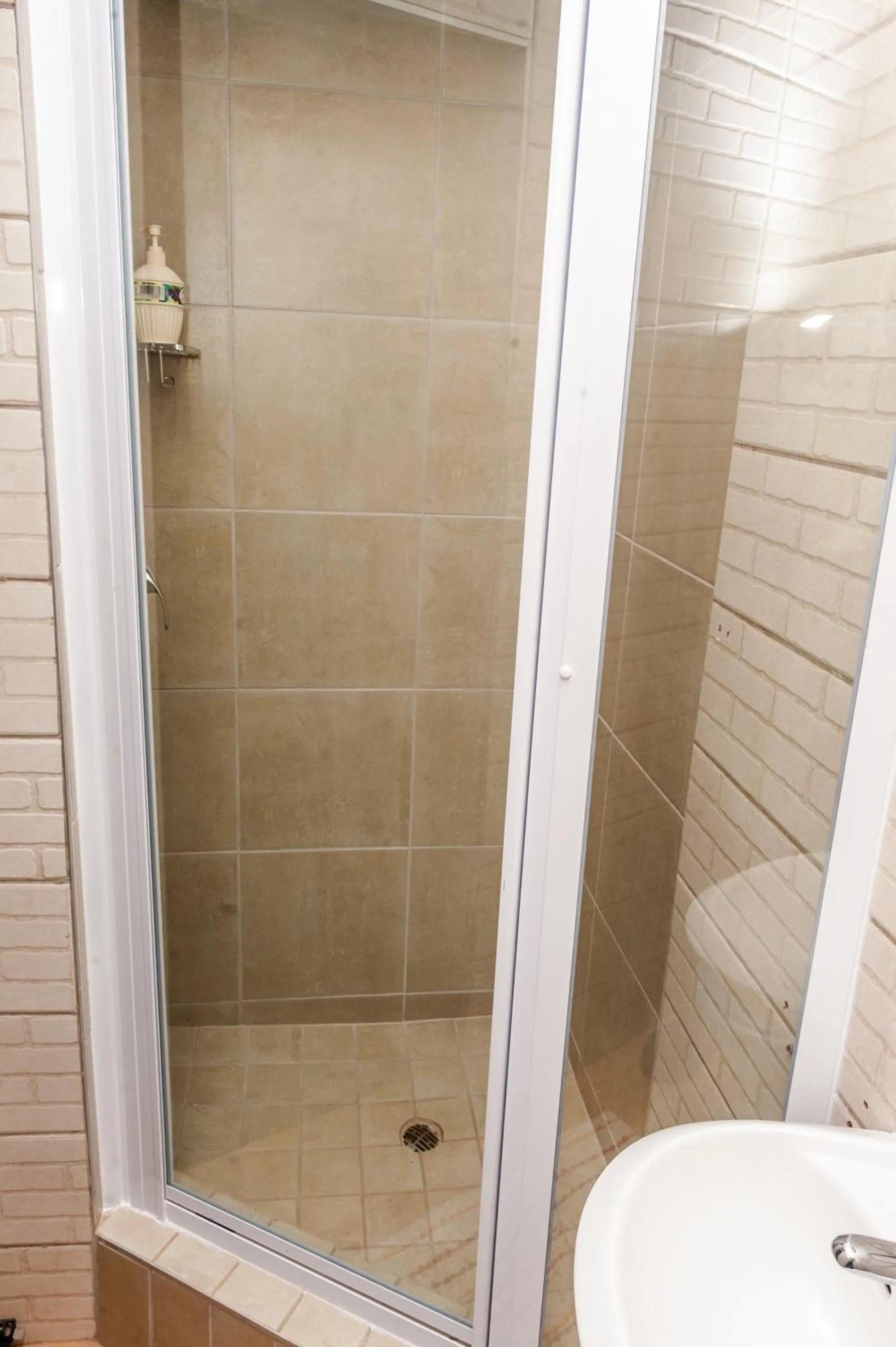 Shower in Nkosazana Guest House