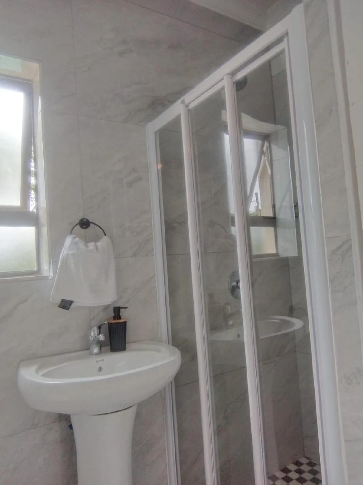 Shower in Nkosazana Guest House