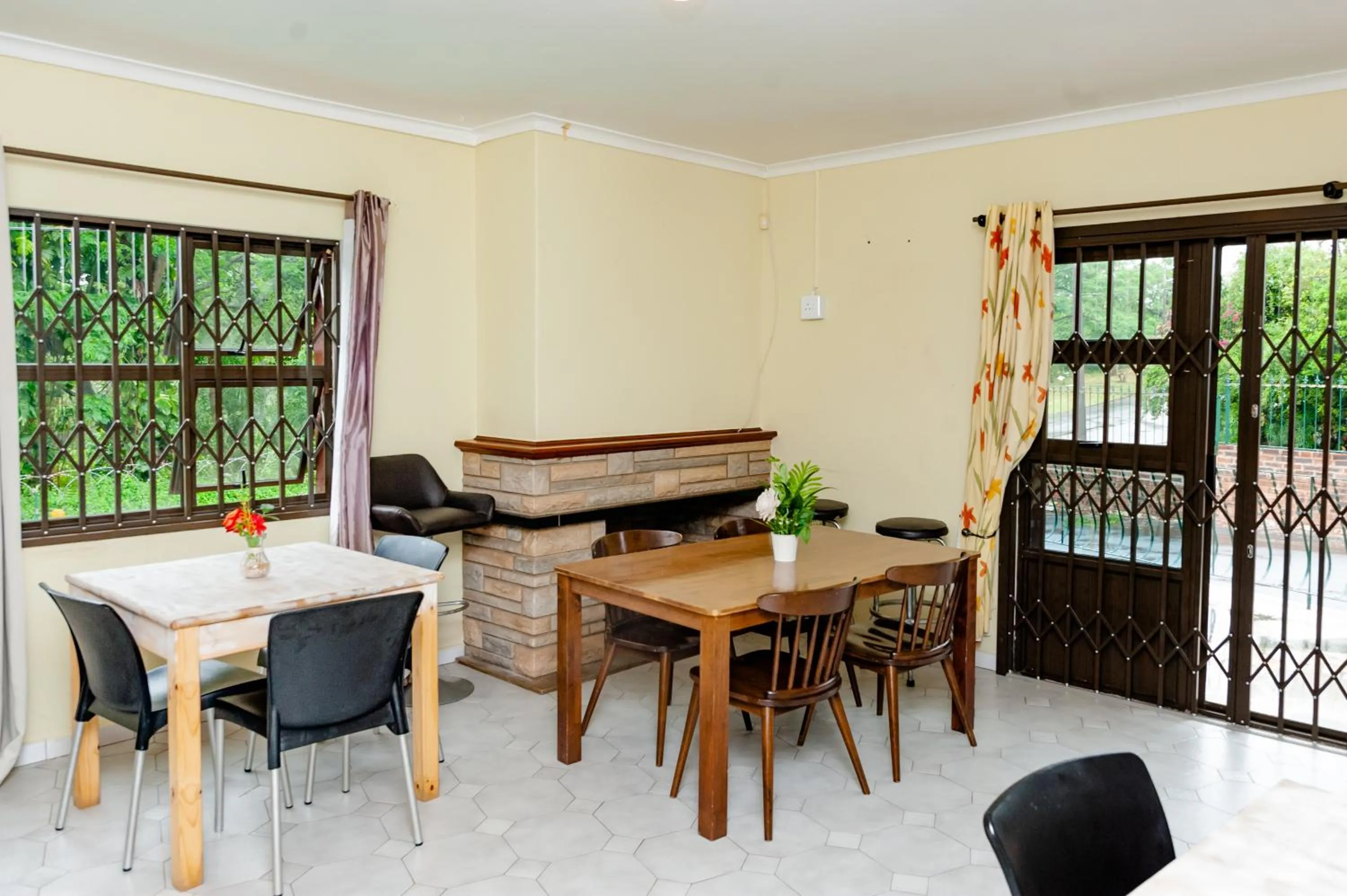 Dining area in Nkosazana Guest House