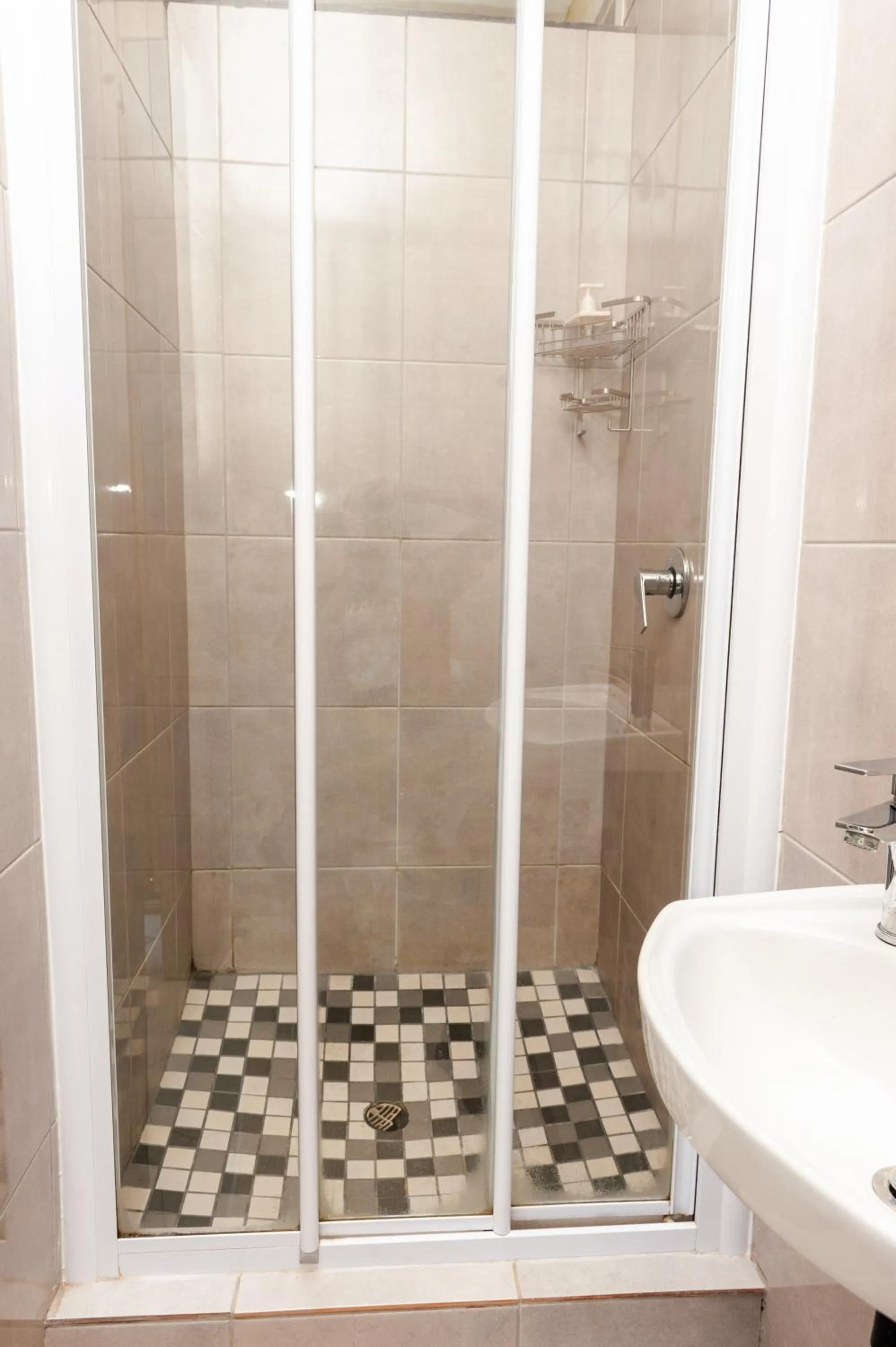 Shower in Nkosazana Guest House