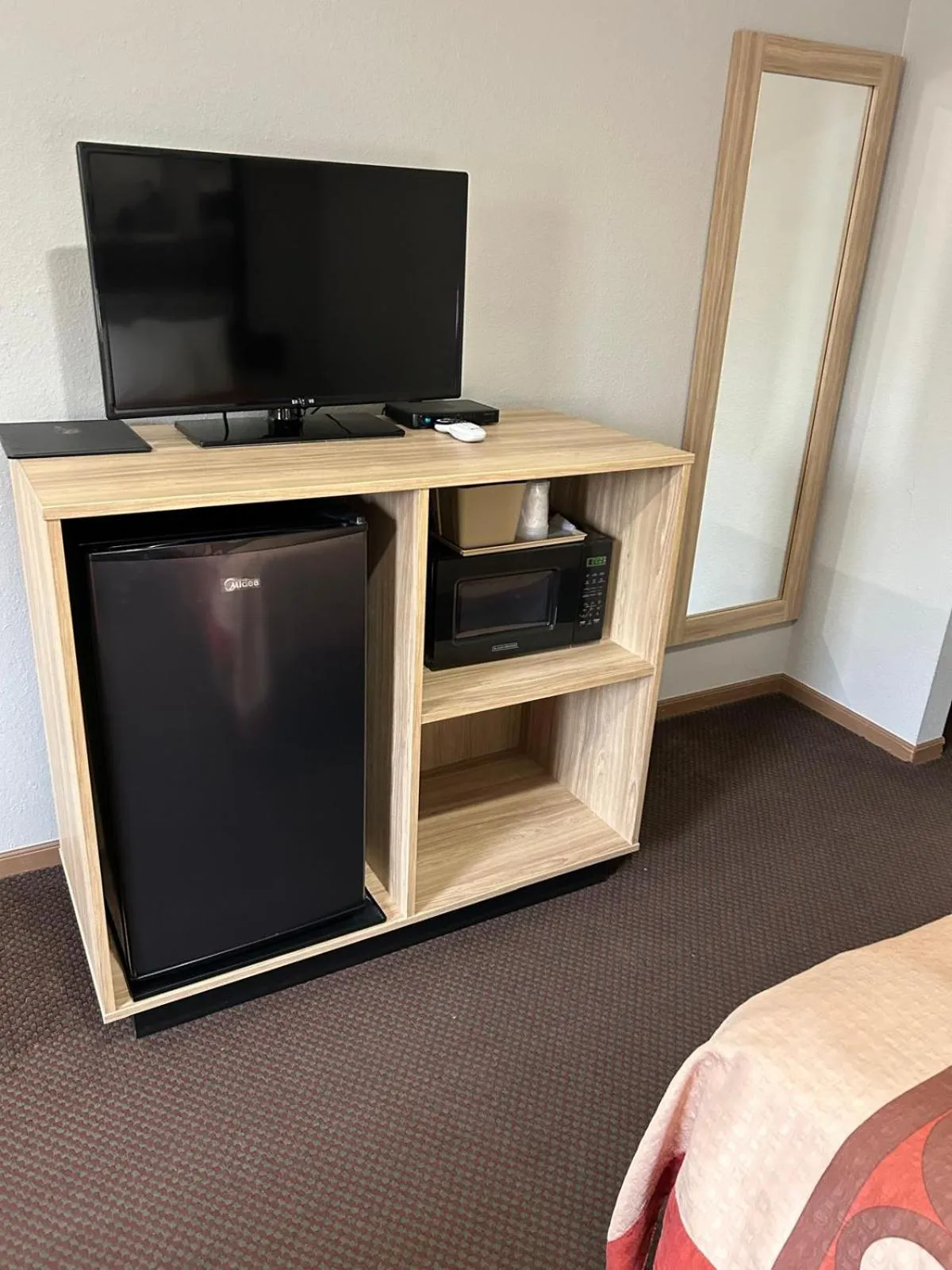 TV and multimedia in Super 8 by Wyndham Blair