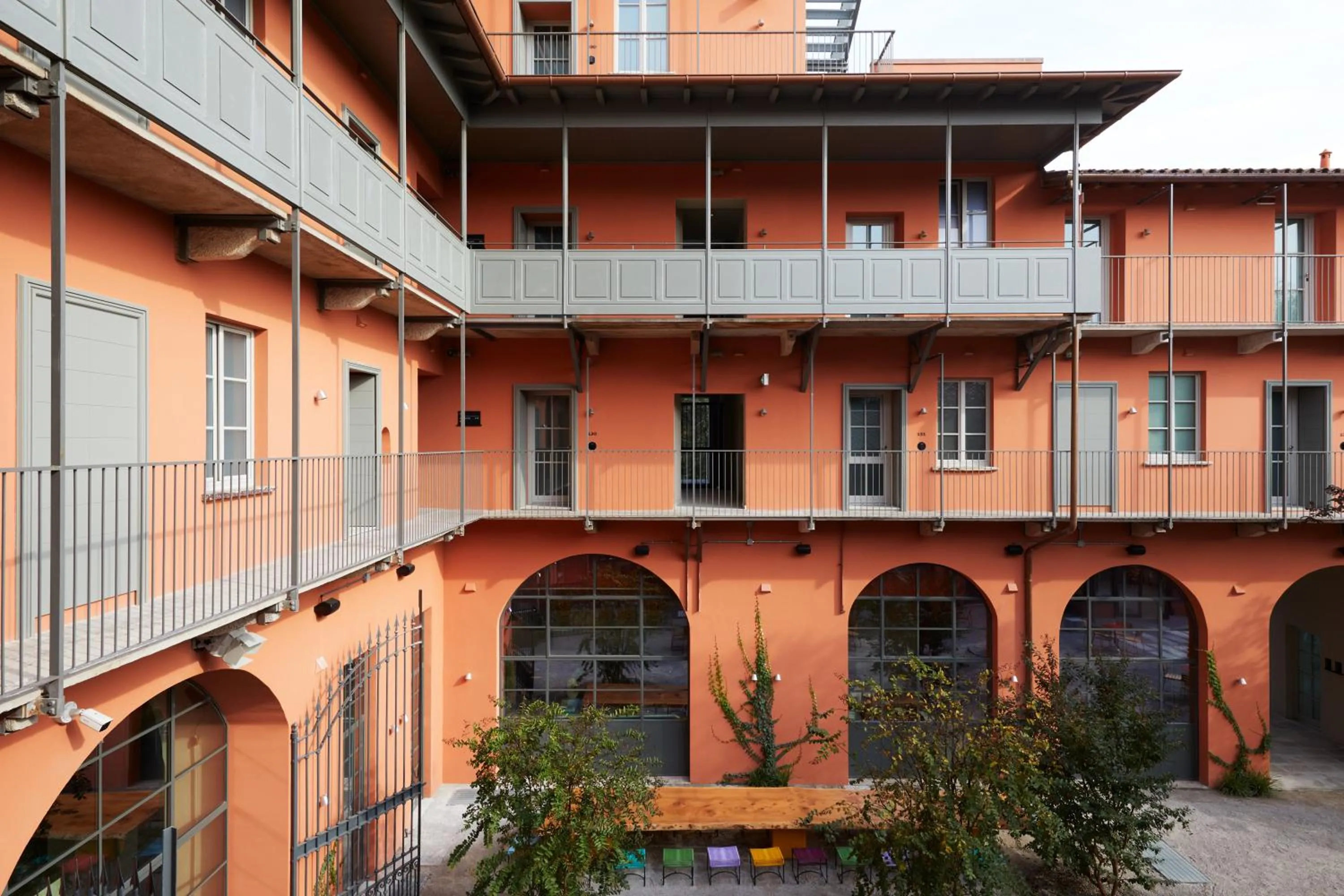 Property building in Combo Milano
