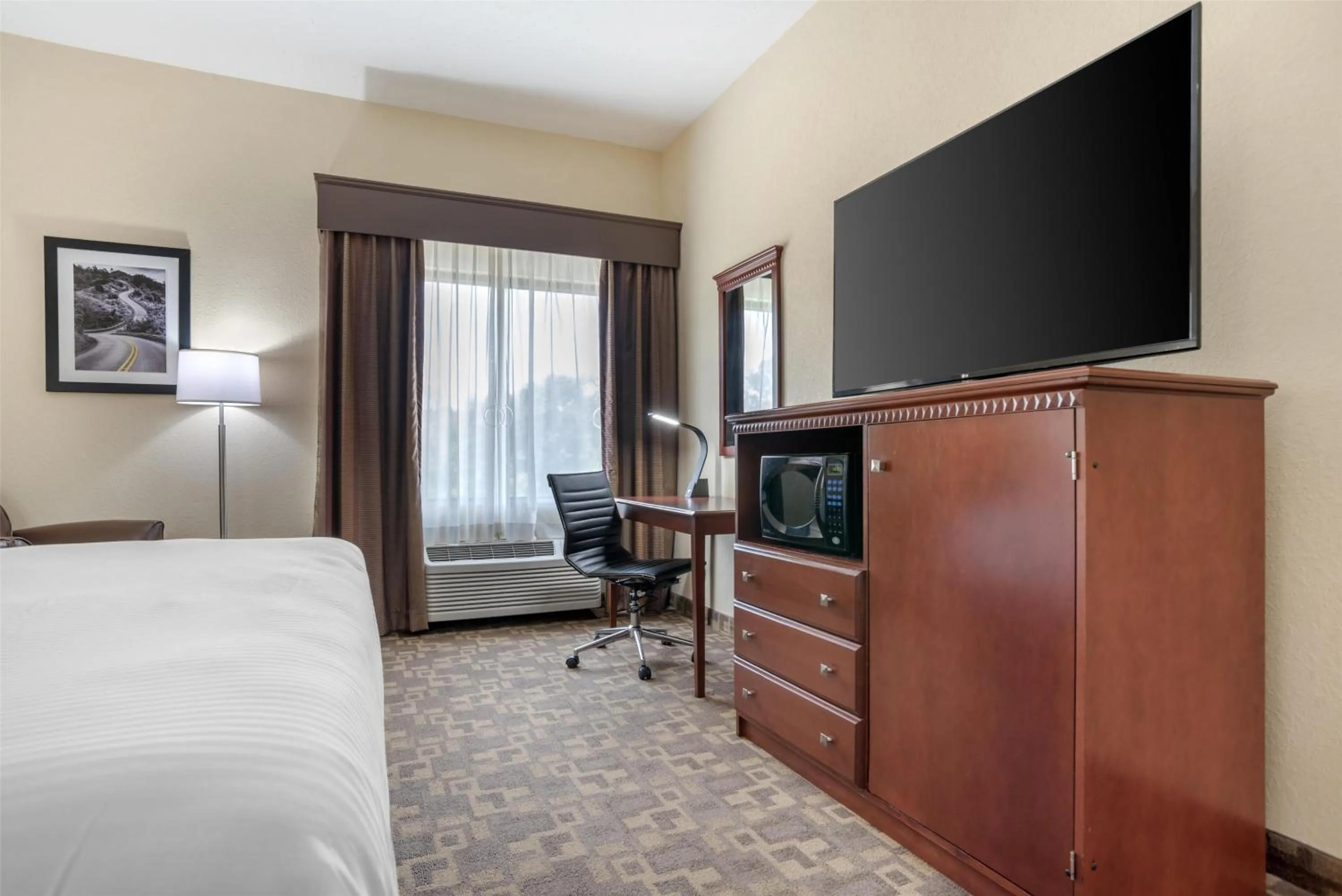 Bedroom, Bed in Best Western Opp Inn