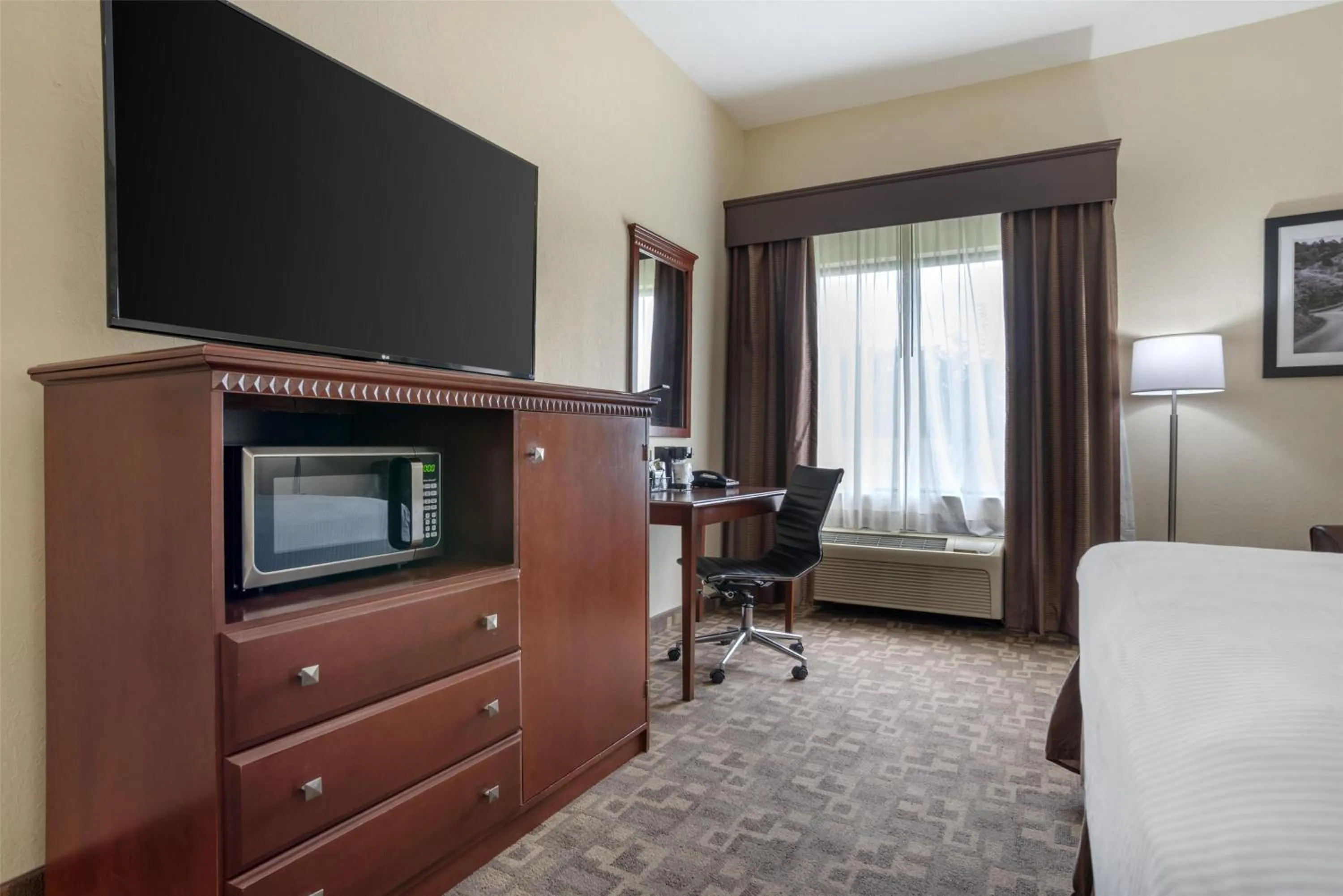 Bedroom, Bed in Best Western Opp Inn