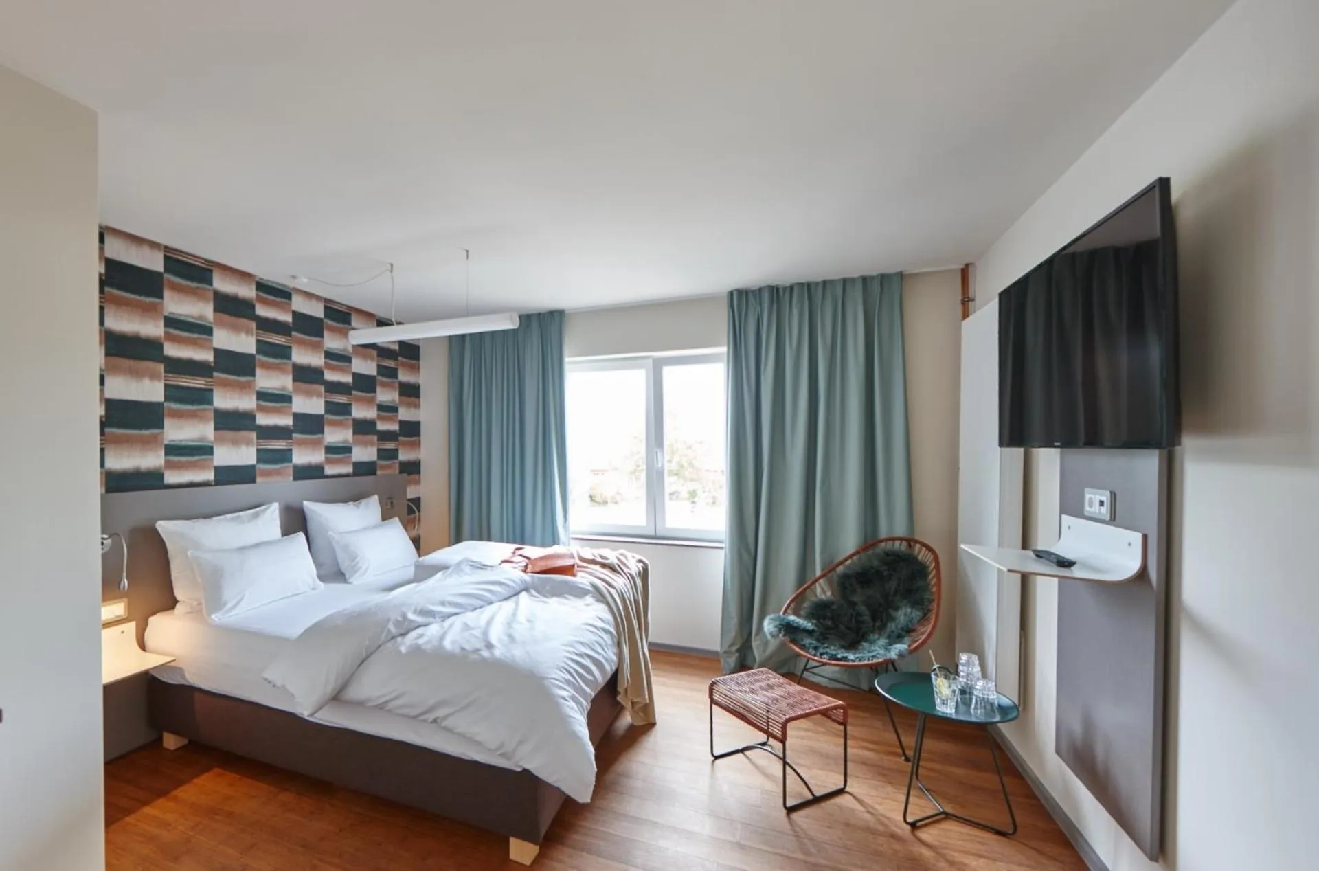 Photo of the whole room, Bed in Just Eleven