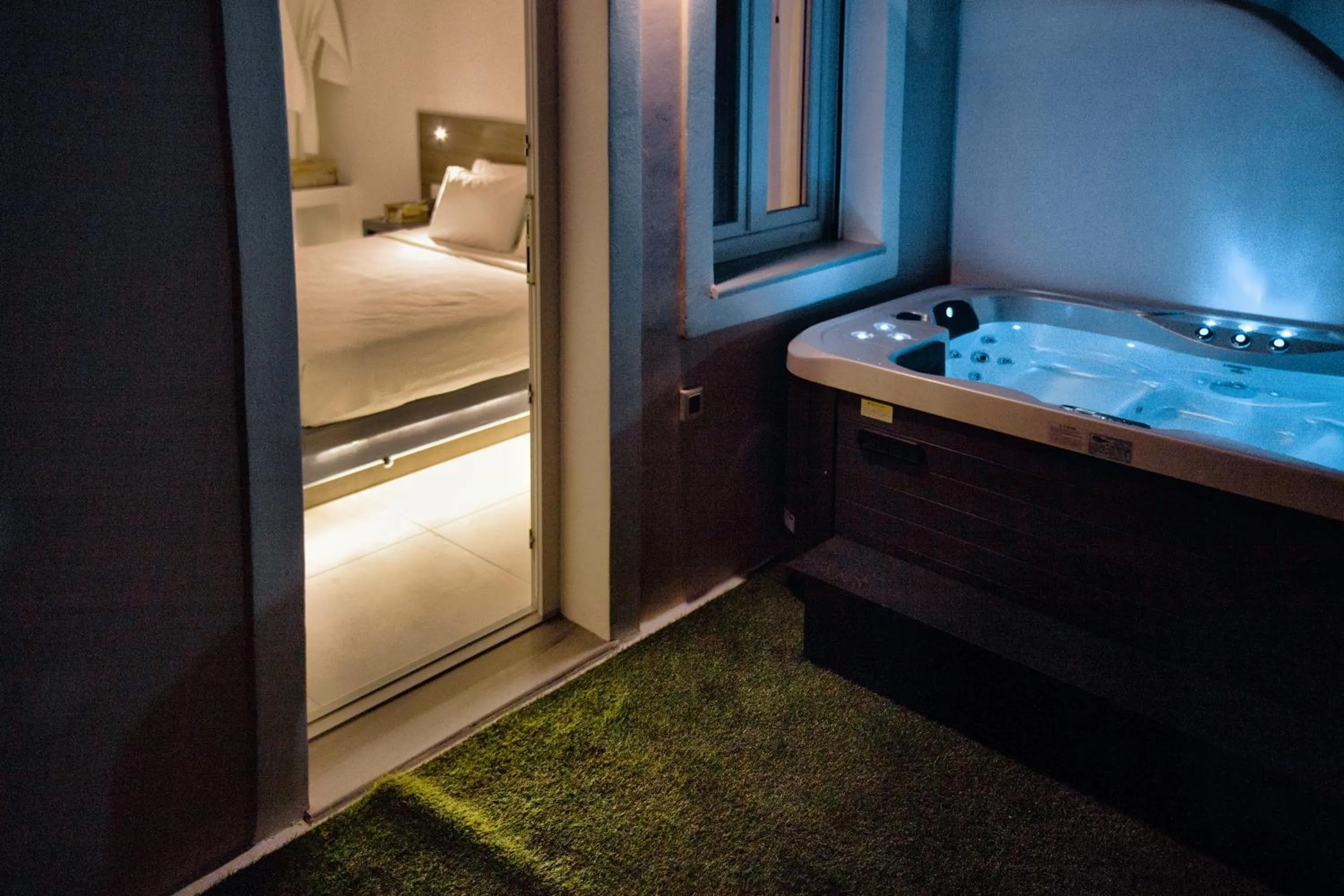 Garden, Bed in Villa Galaxy Santorini