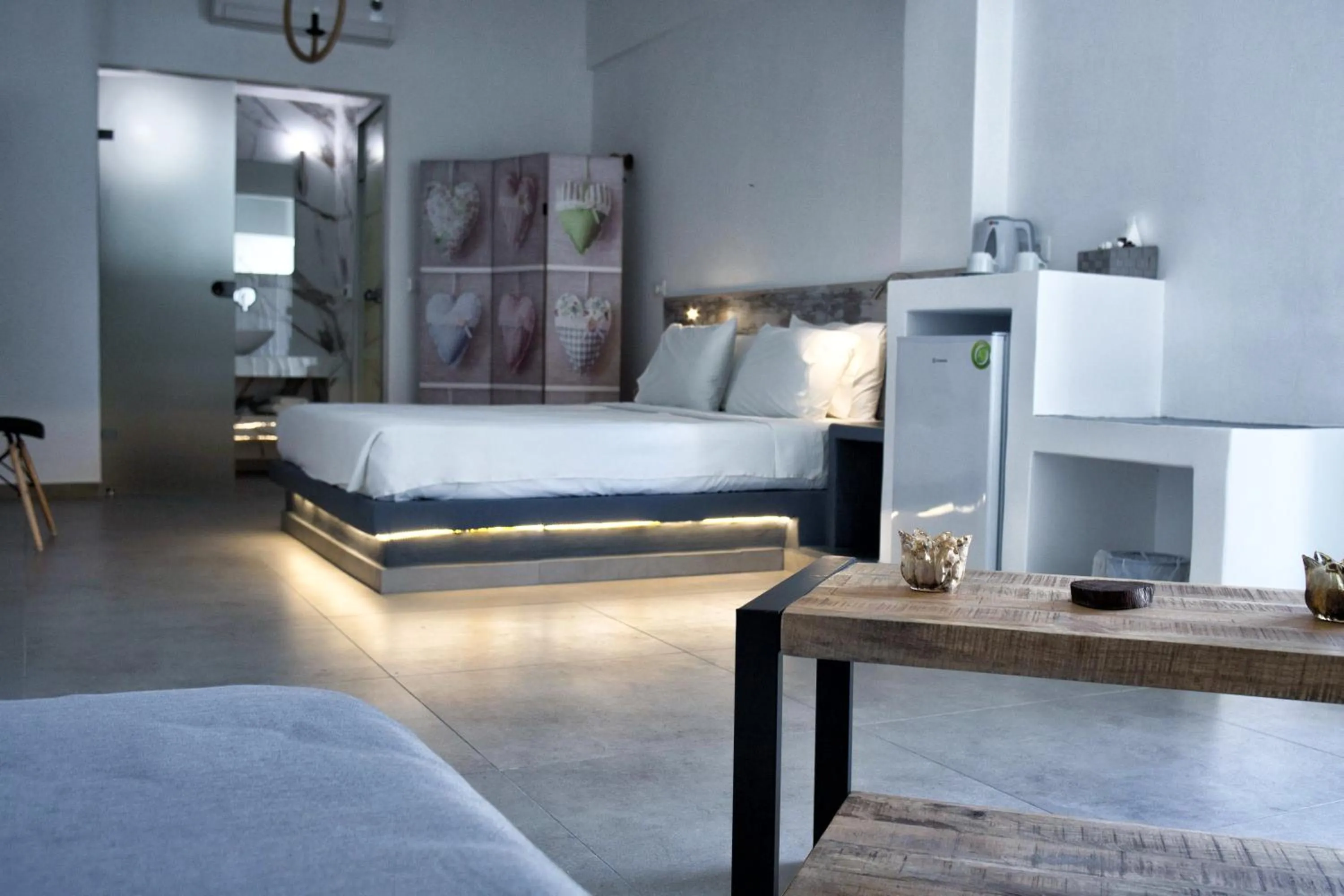 Bed in Villa Galaxy Santorini