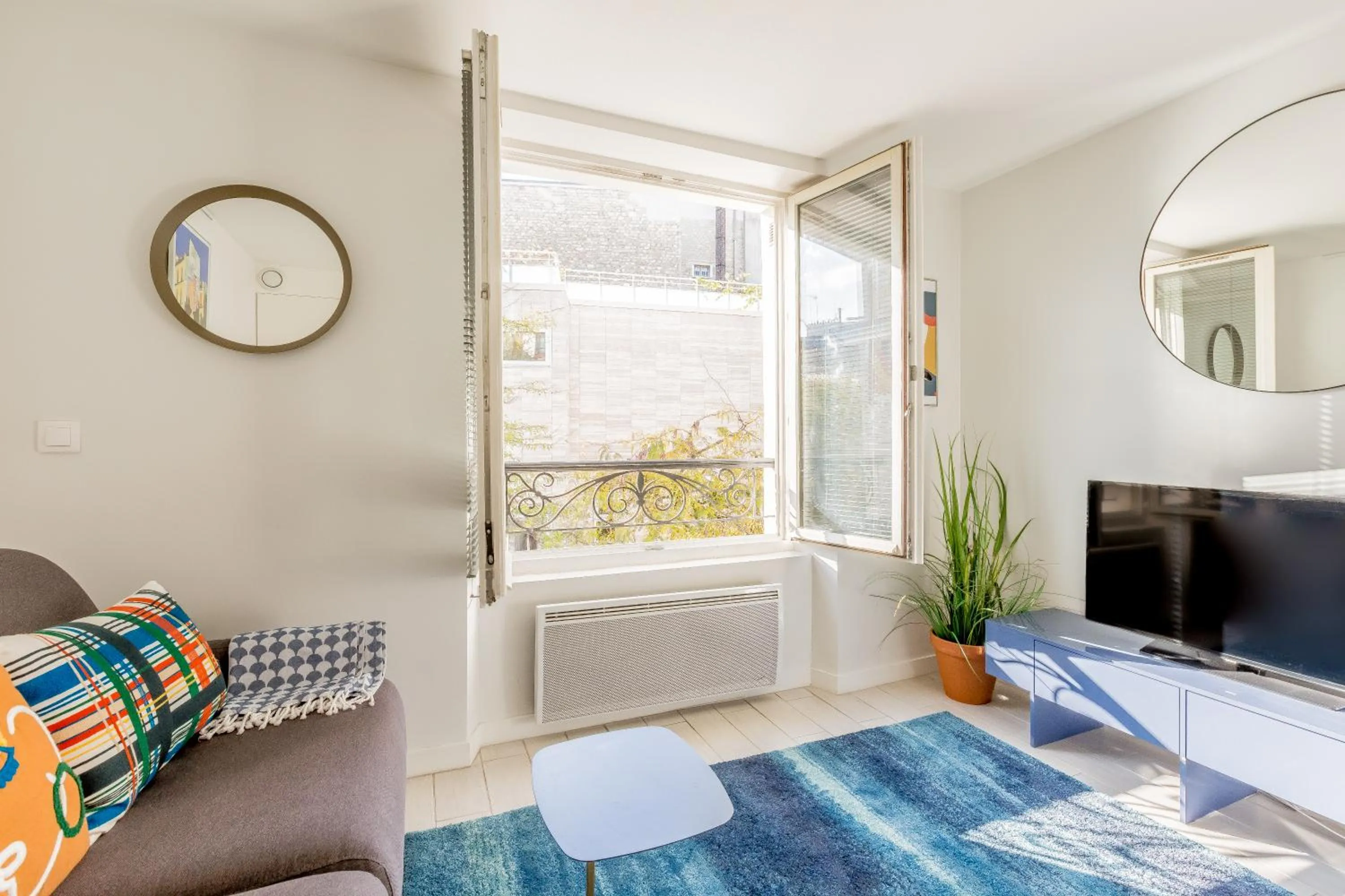 Living room, Bed in Résidence Louvre - Bellan