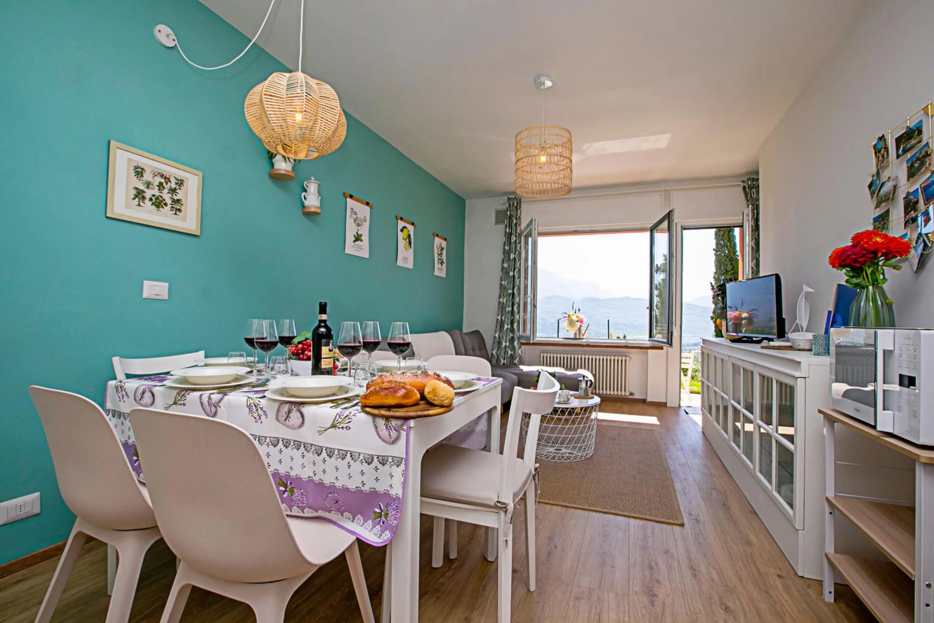 Dining area in Casa Turchese - Happy Rentals