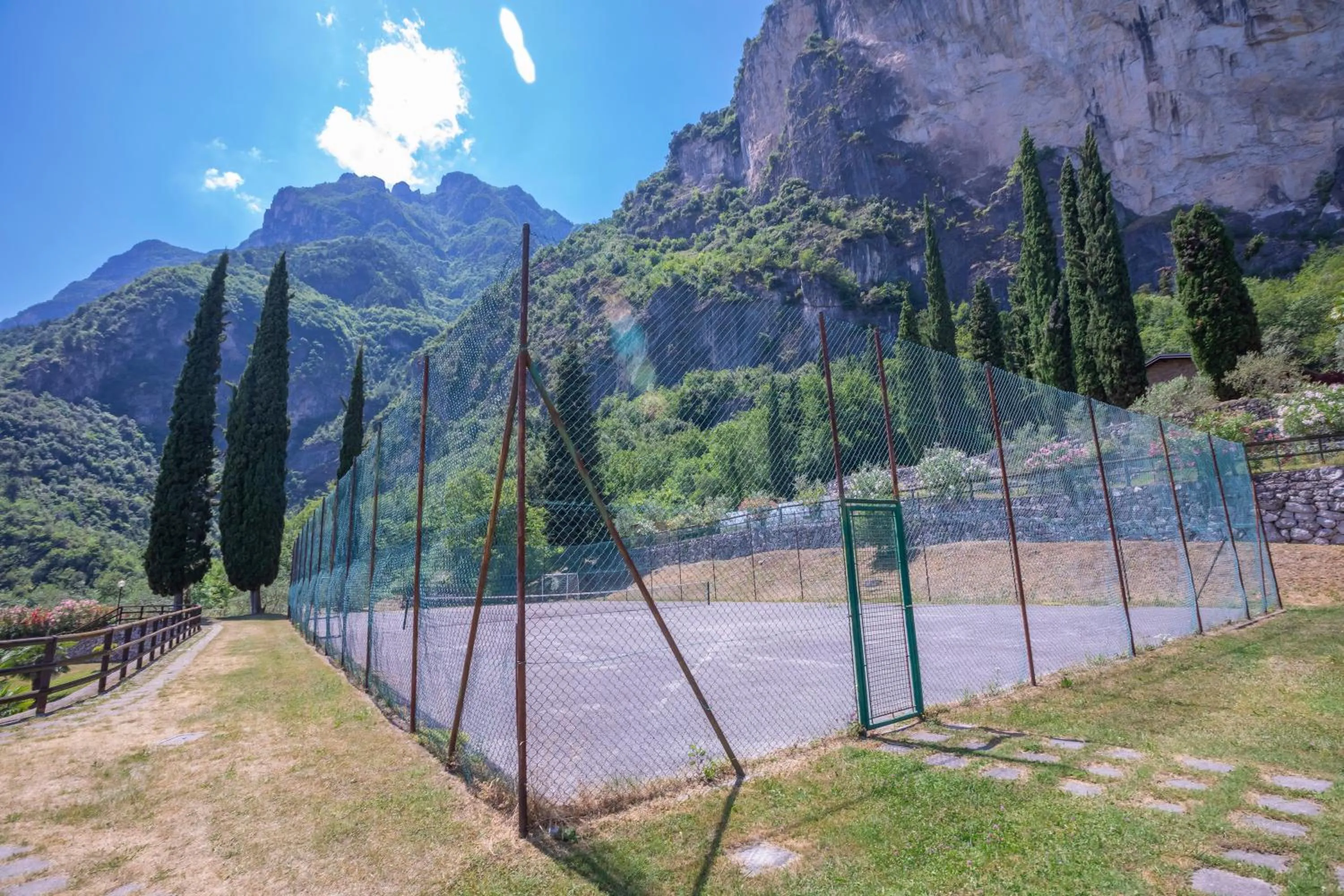 Tennis court in Casa Turchese - Happy Rentals