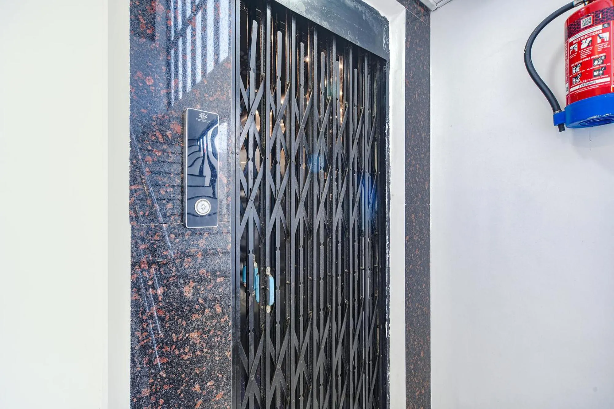 elevator in FabHotel S Pride