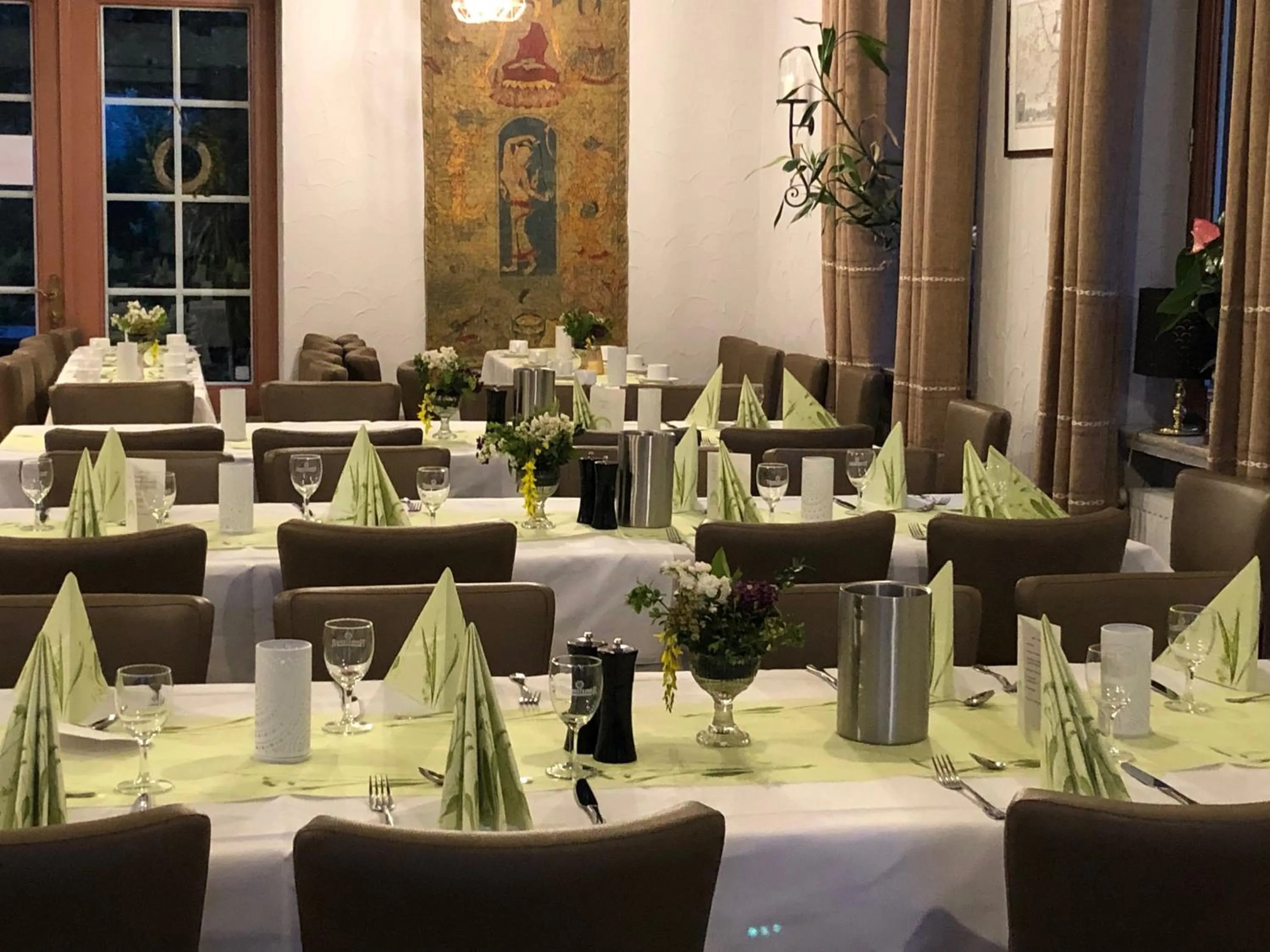 Dining area in Landhaus vor Burg Eltz