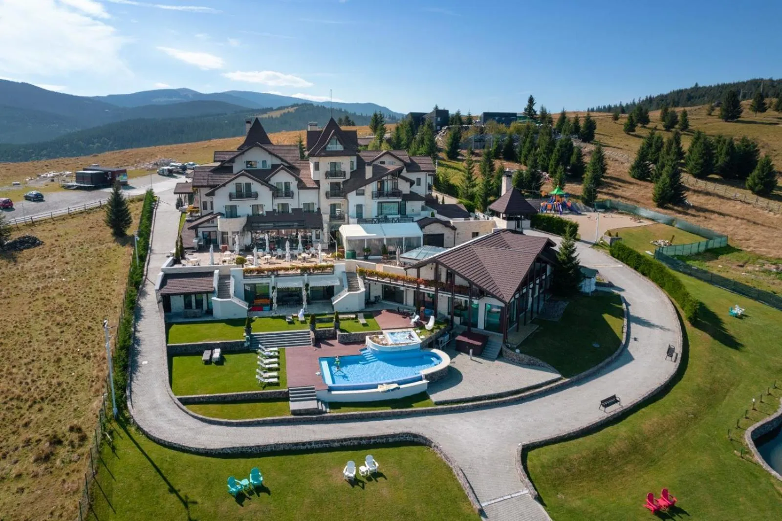 Property building in Castelnor