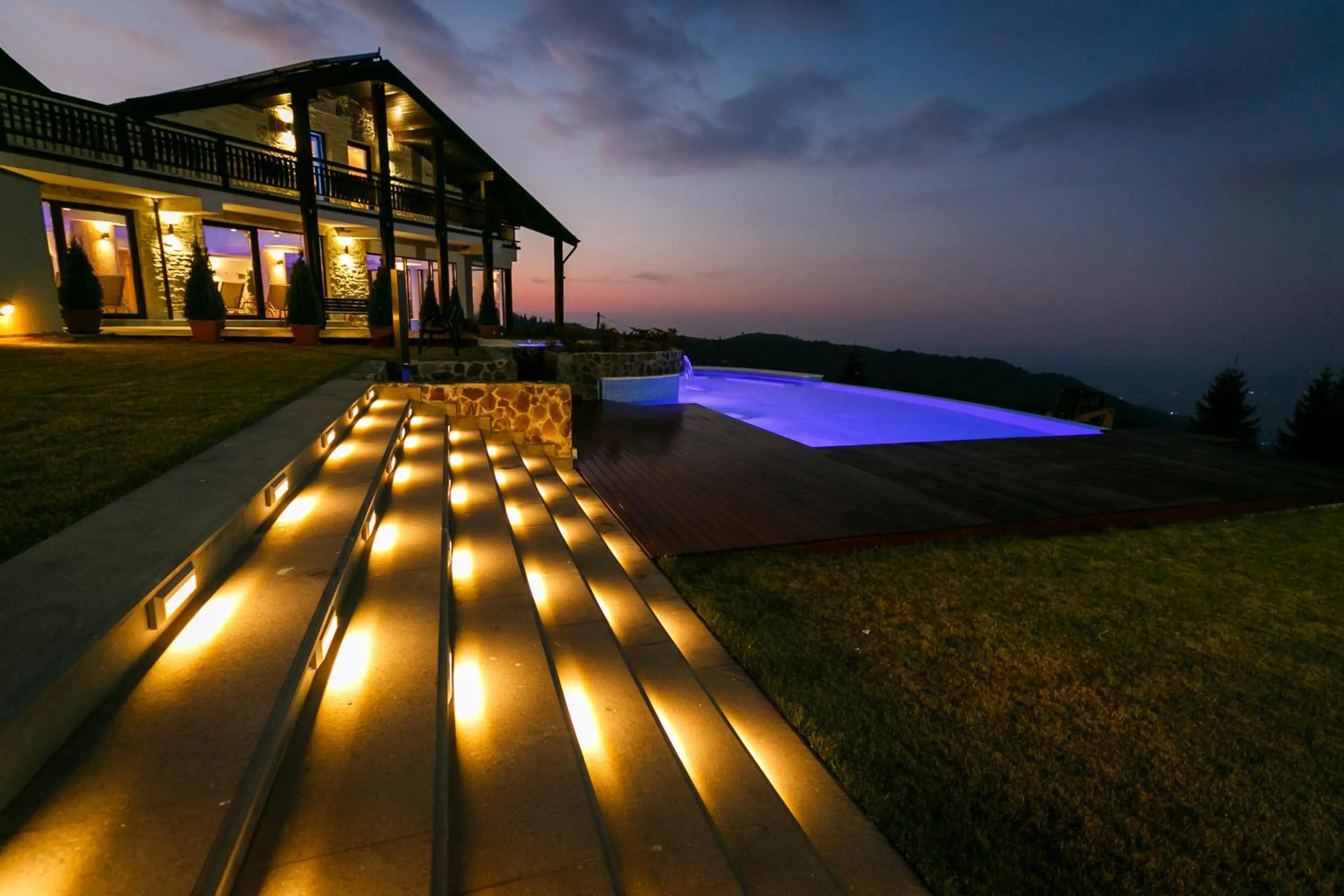 Property building in Castelnor