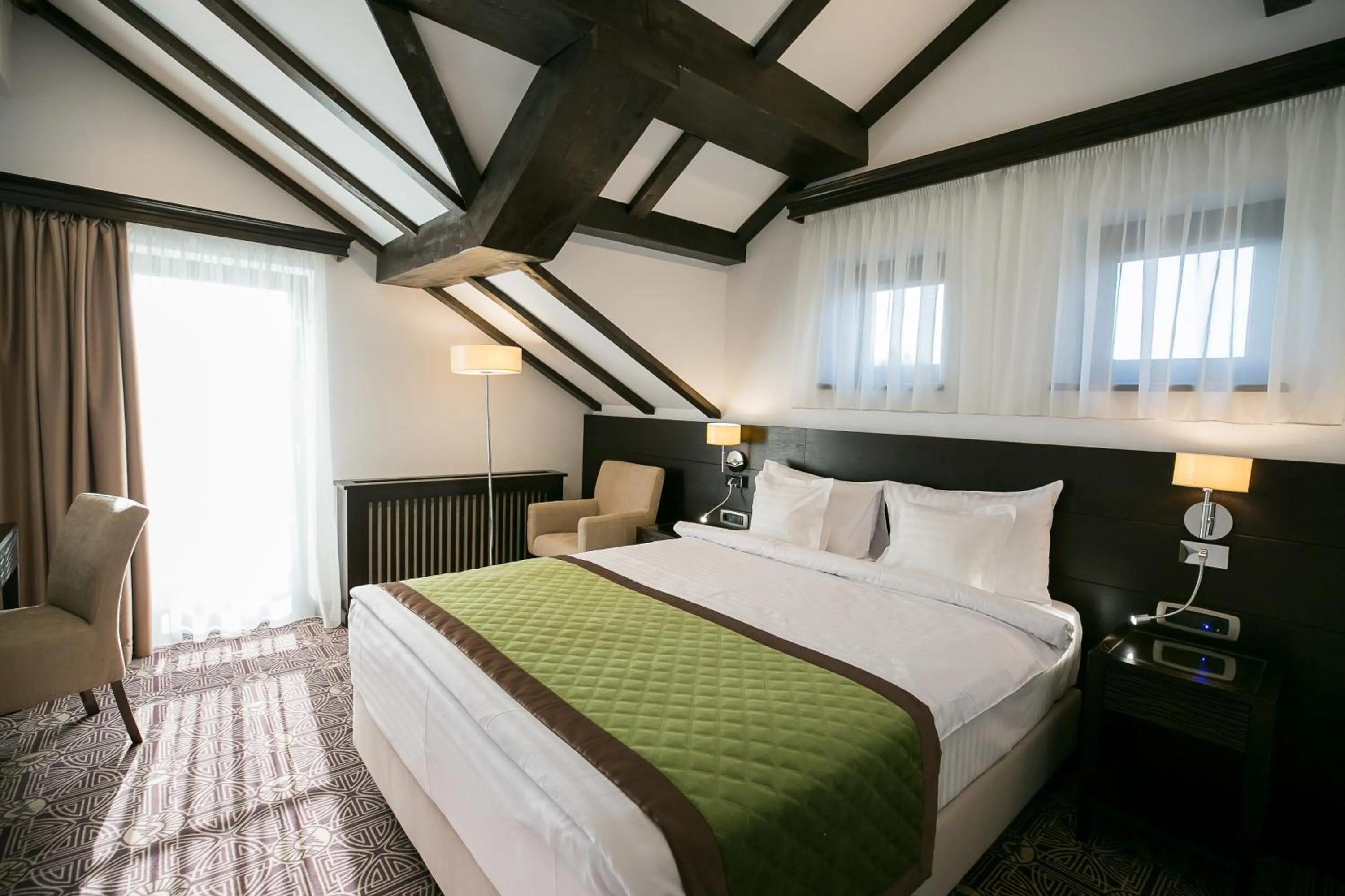 Photo of the whole room, Bed in Castelnor