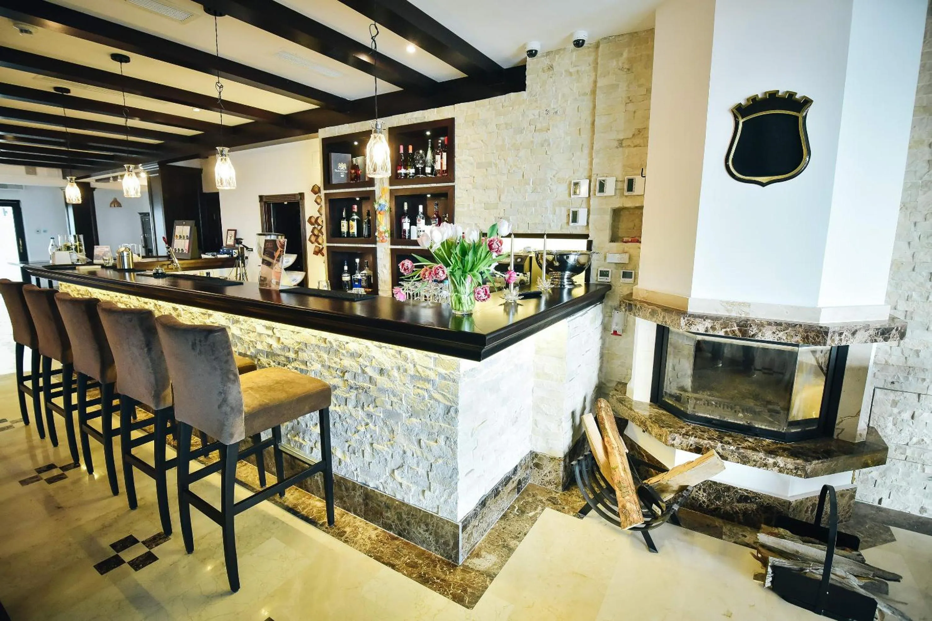 Restaurant/places to eat in Castelnor