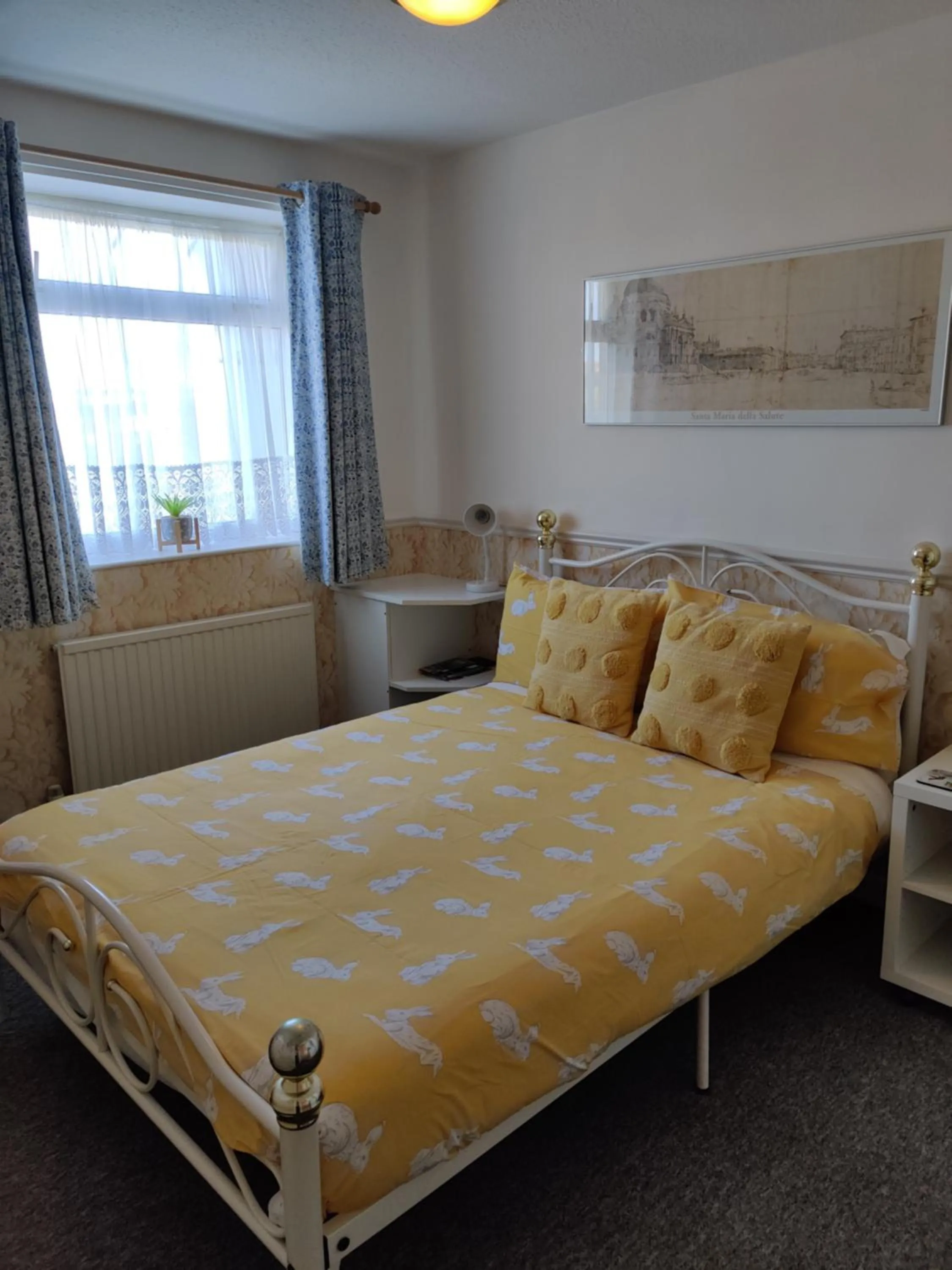 Bed in Cameron court B&B