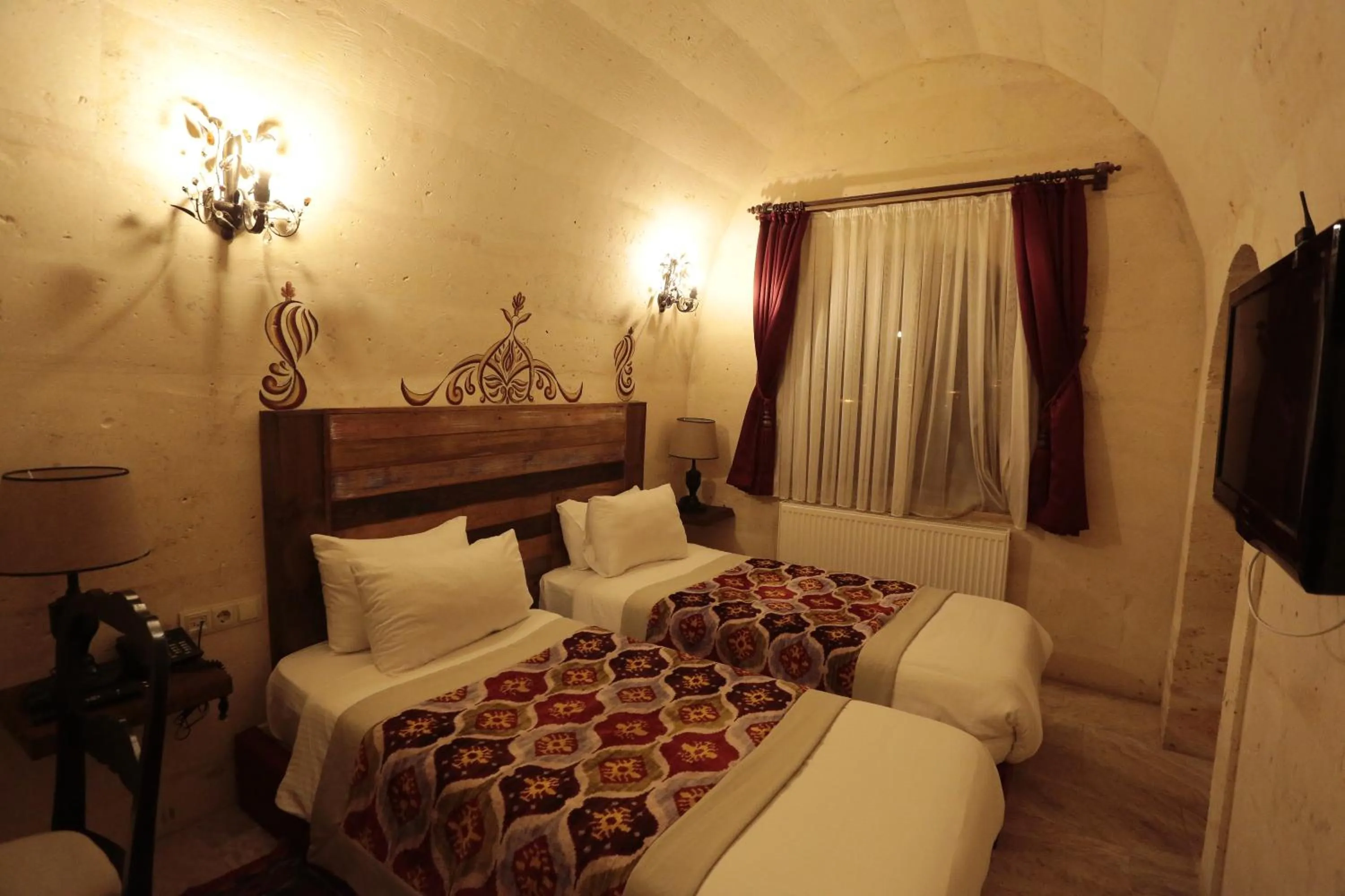 TV and multimedia, Bed in Corner İn Cappadocia
