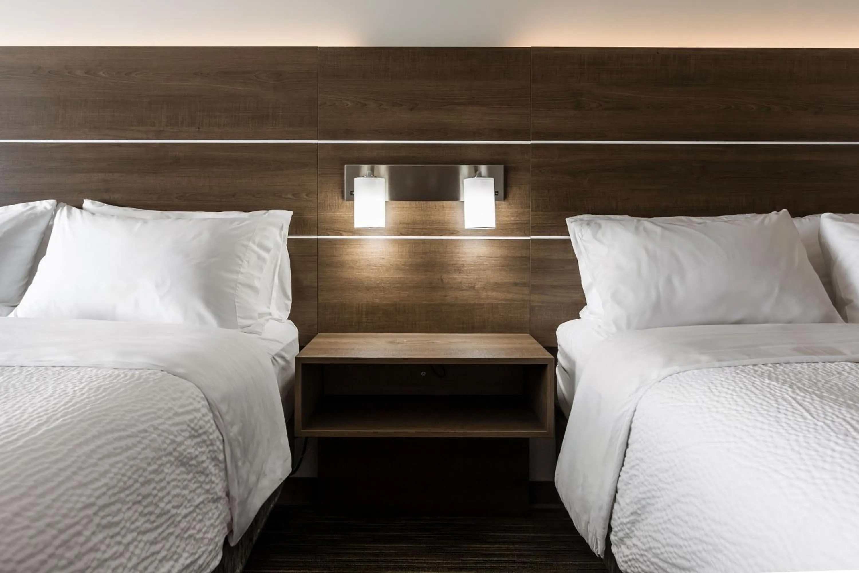 Bed in Holiday Inn Express & Suites-Regina-South by IHG