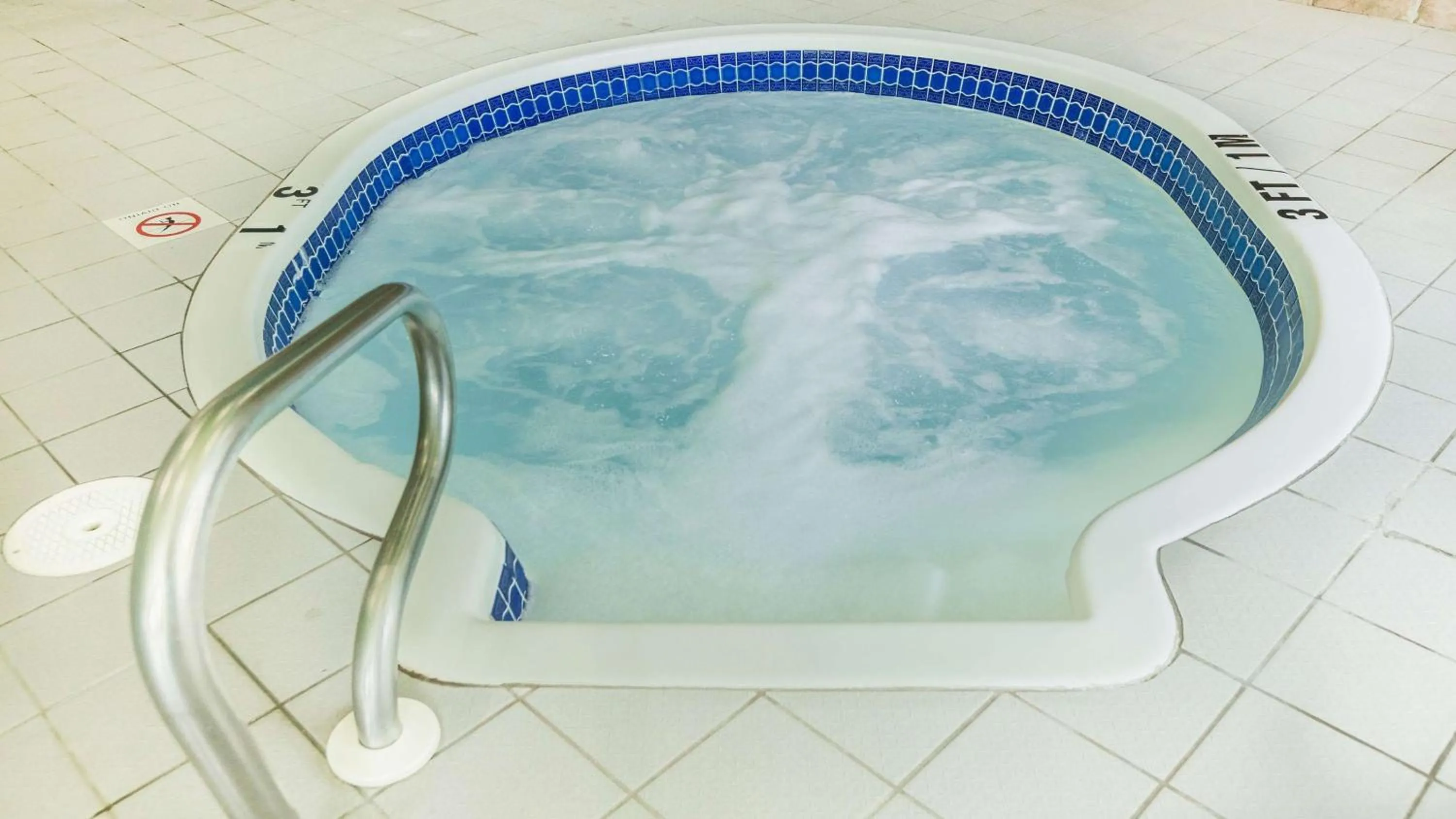 Swimming pool in Holiday Inn Express & Suites-Regina-South by IHG
