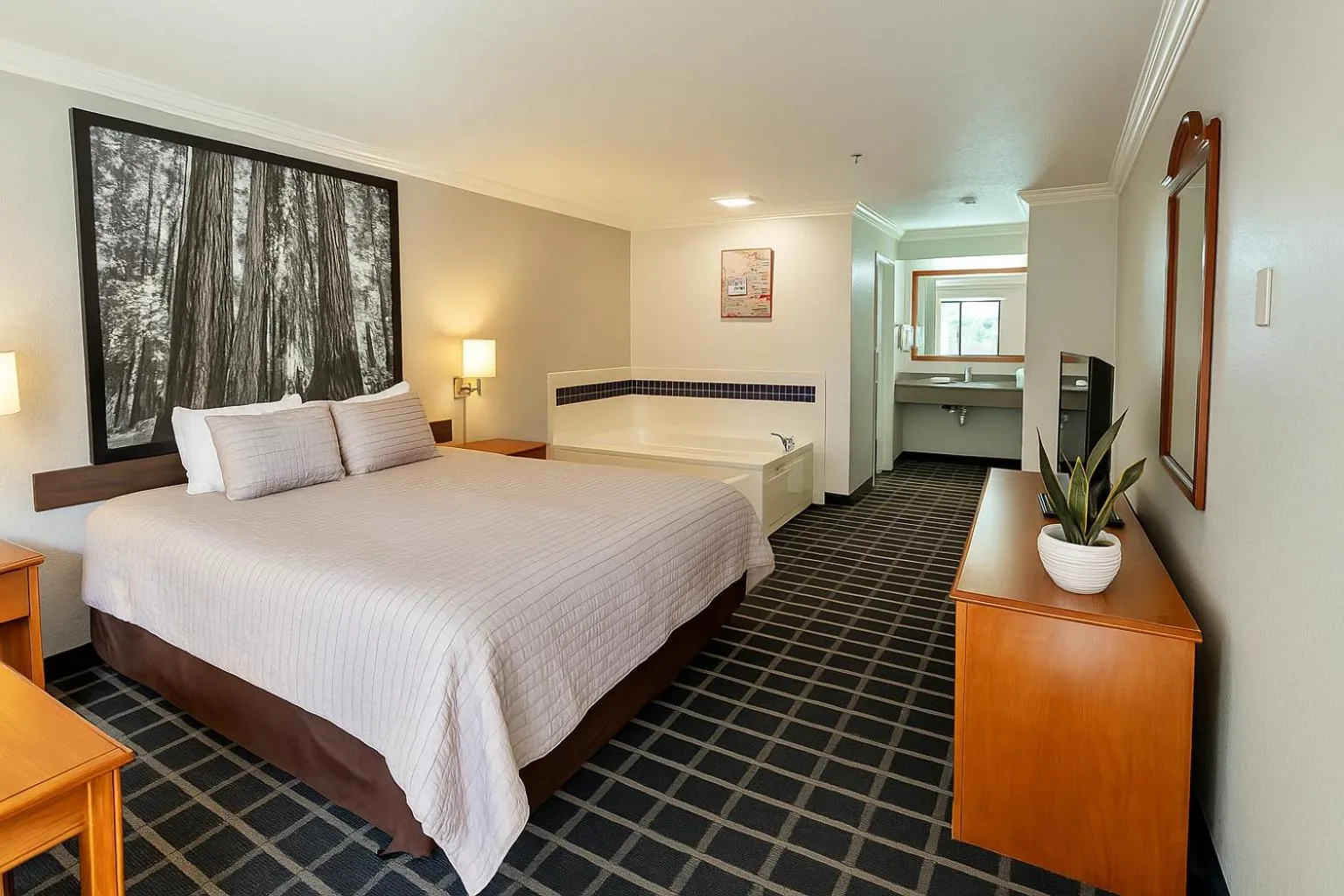 Bedroom, Bed in Creekside Inn & Suites