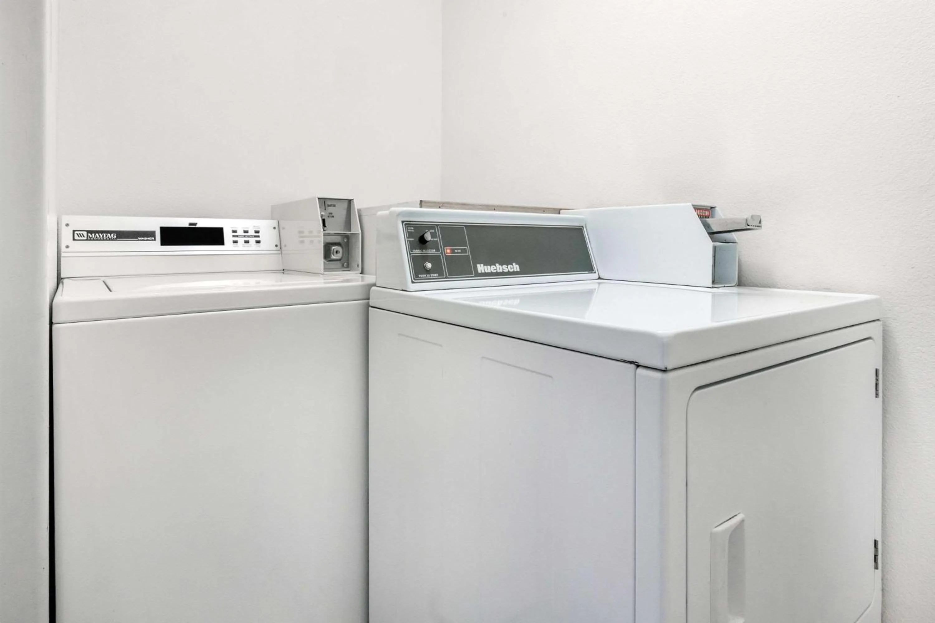 On site, Kitchen/Kitchenette in Super 8 by Wyndham Willits