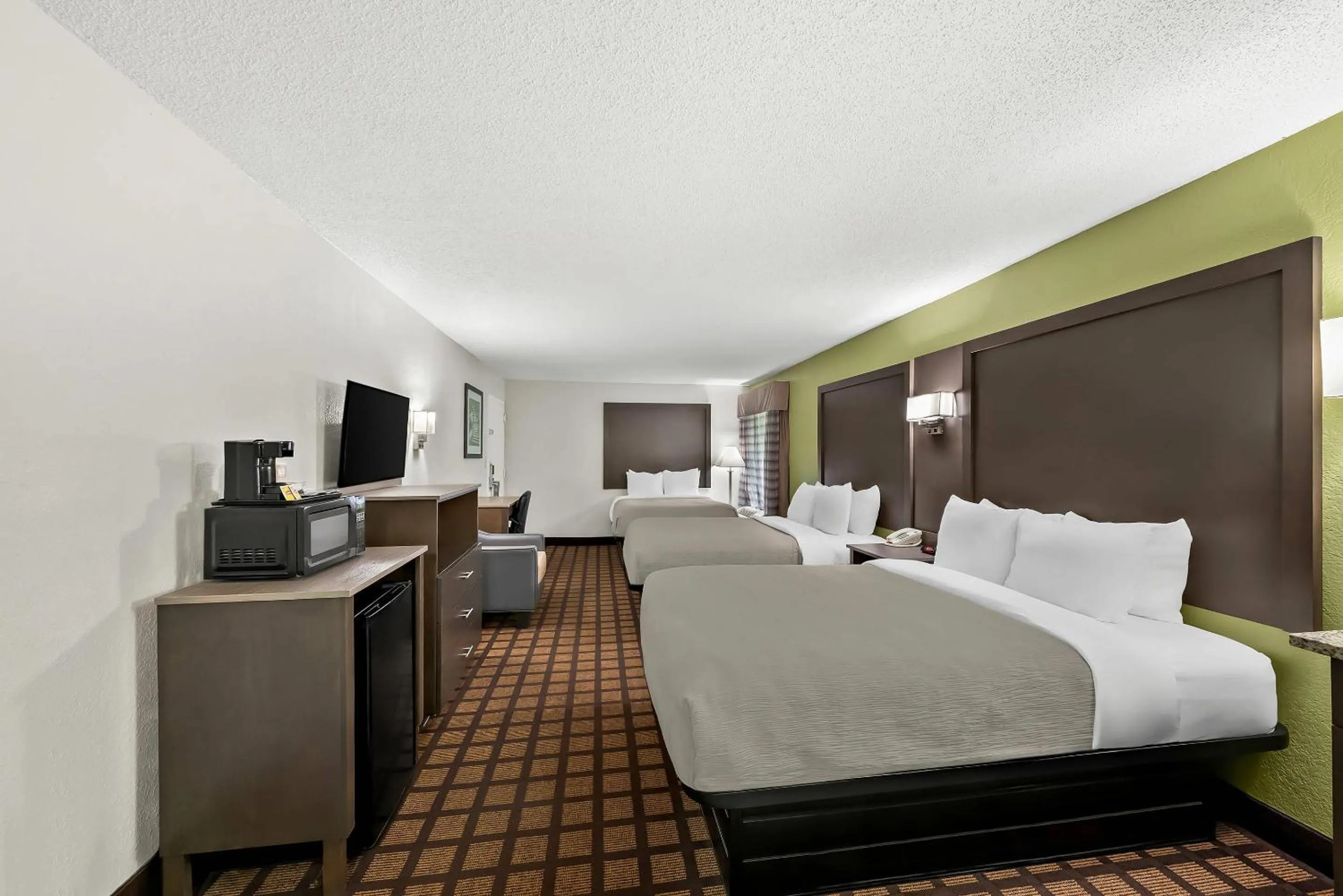 Bedroom, Bed in Quality Inn Raeford