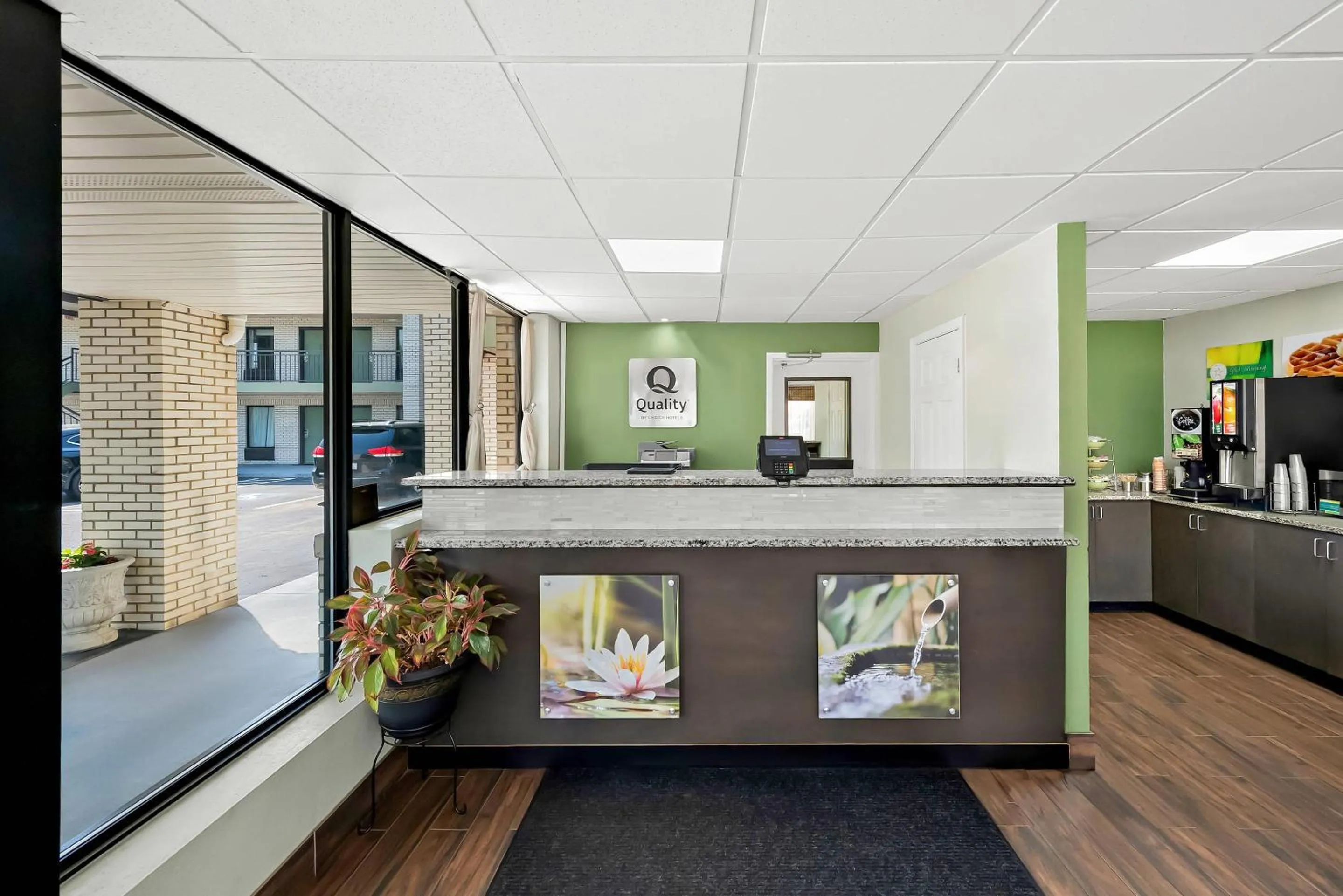 Lobby or reception in Quality Inn Raeford