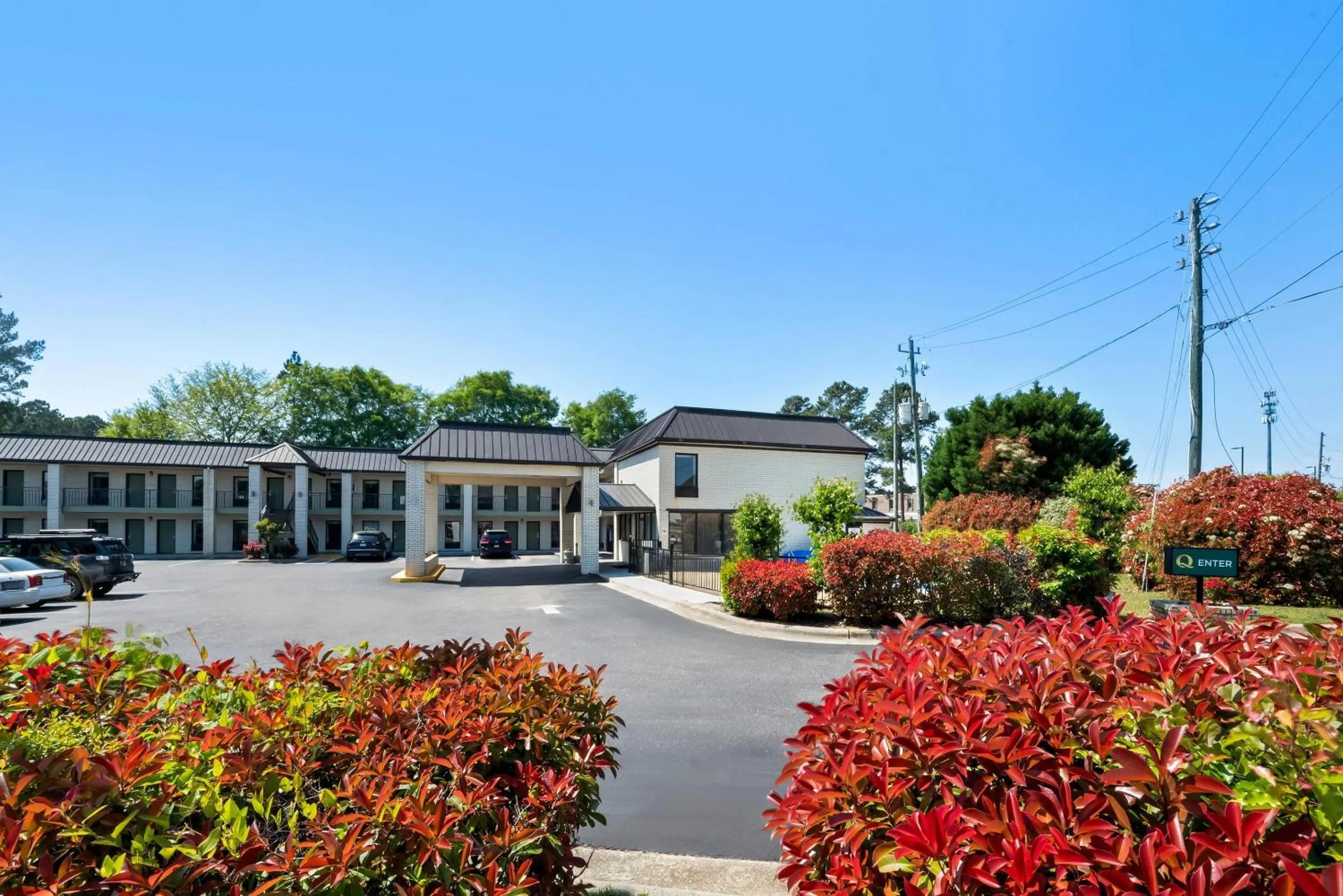 Property building in Quality Inn Raeford