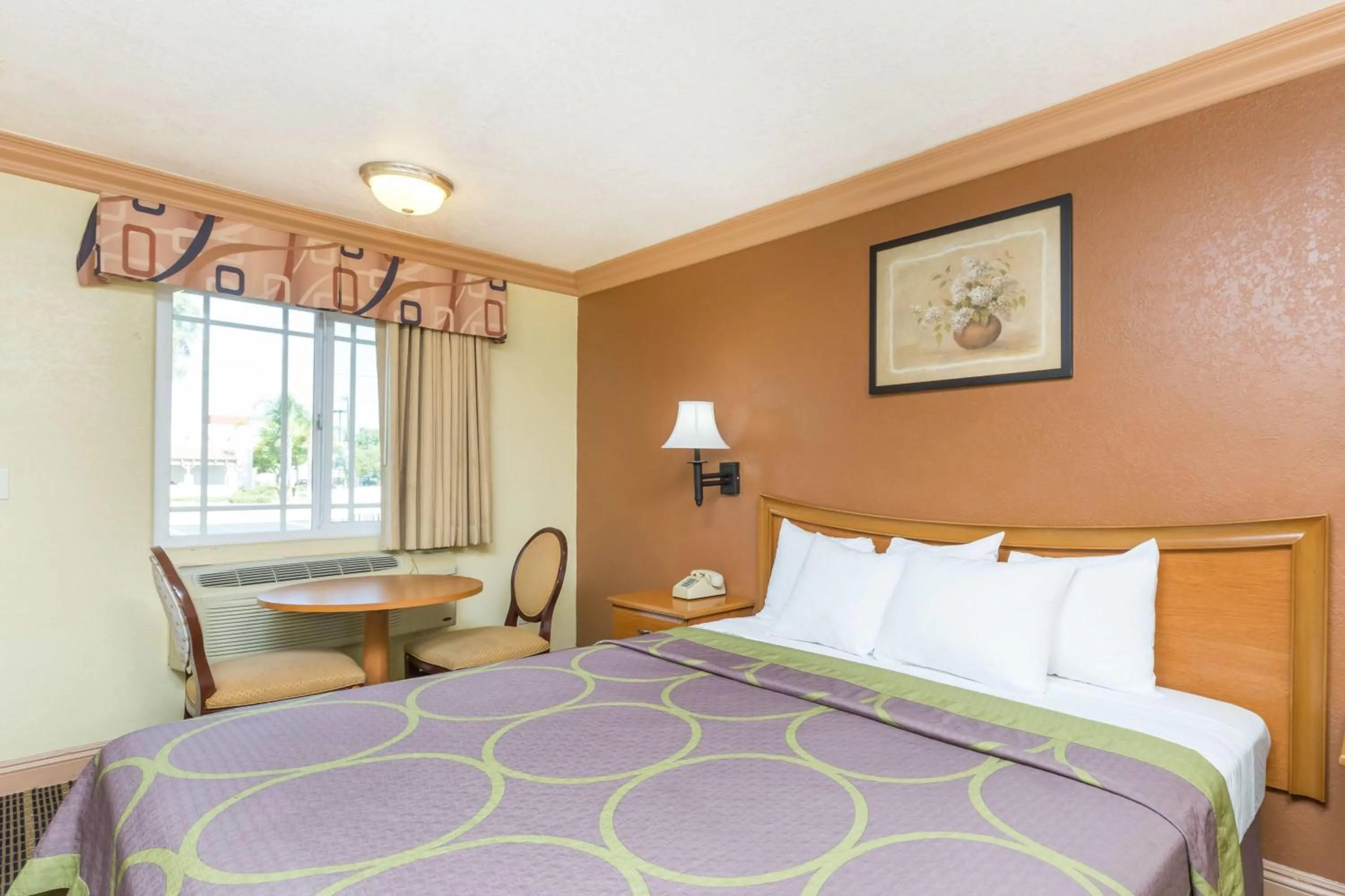 Photo of the whole room, Bed in Super 8 by Wyndham Azusa