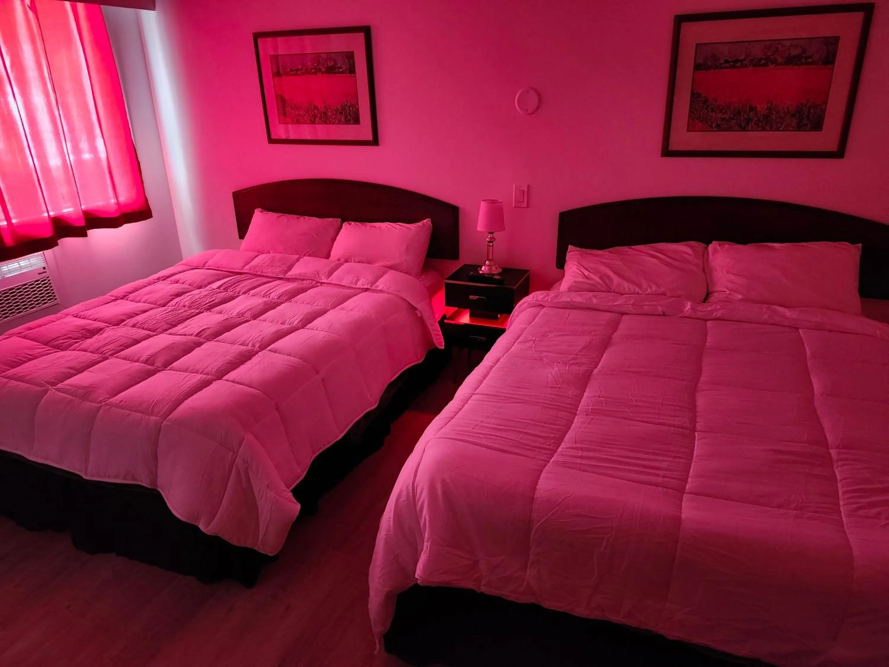 Bedroom, Bed in Cache Creek Inn