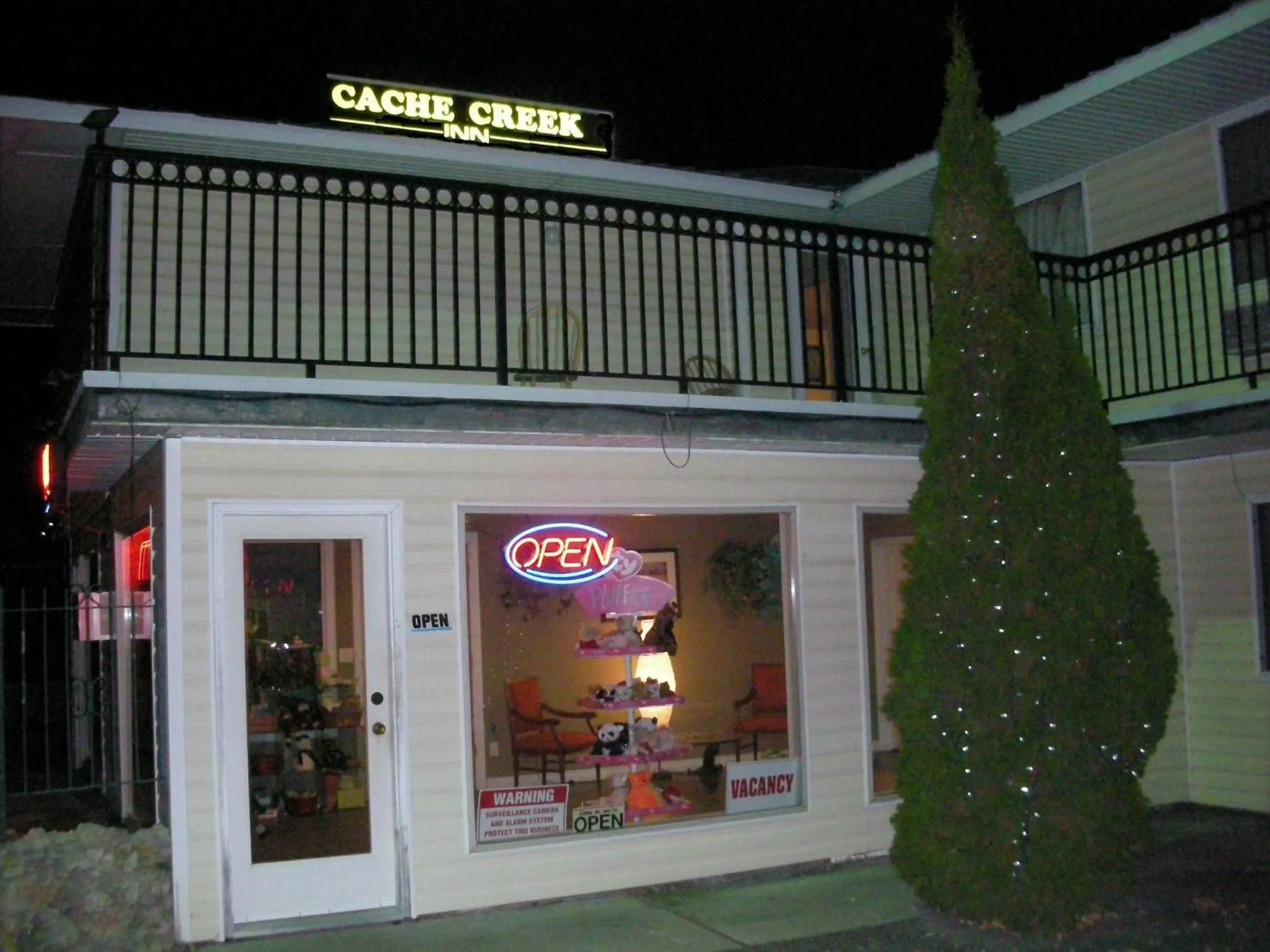 Facade/entrance in Cache Creek Inn