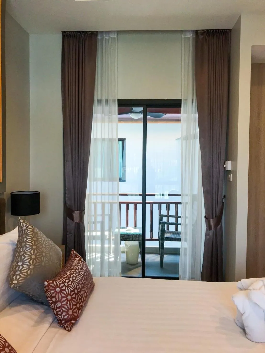 Bed in Hotel De Sripoom