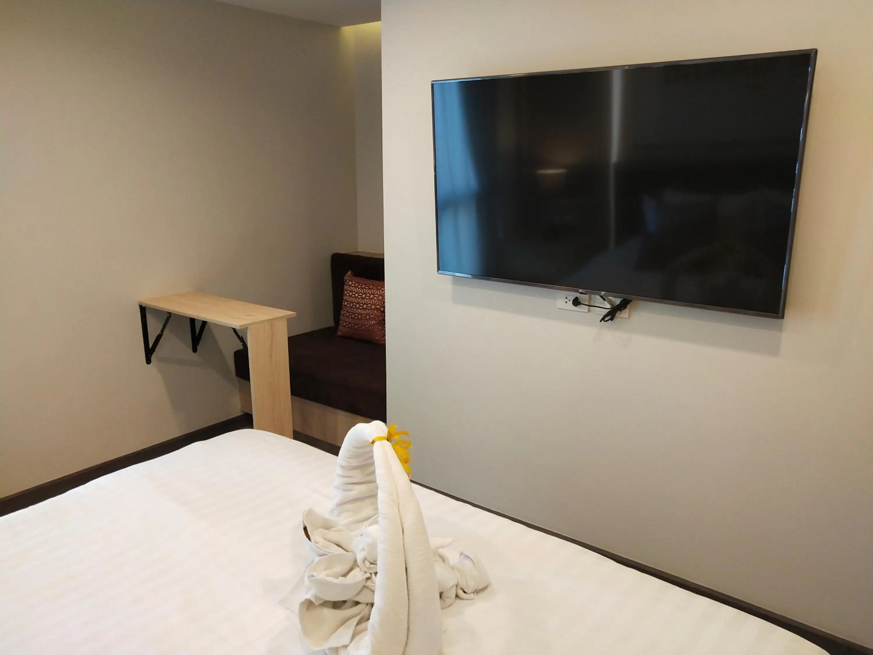 TV and multimedia, Bed in Hotel De Sripoom