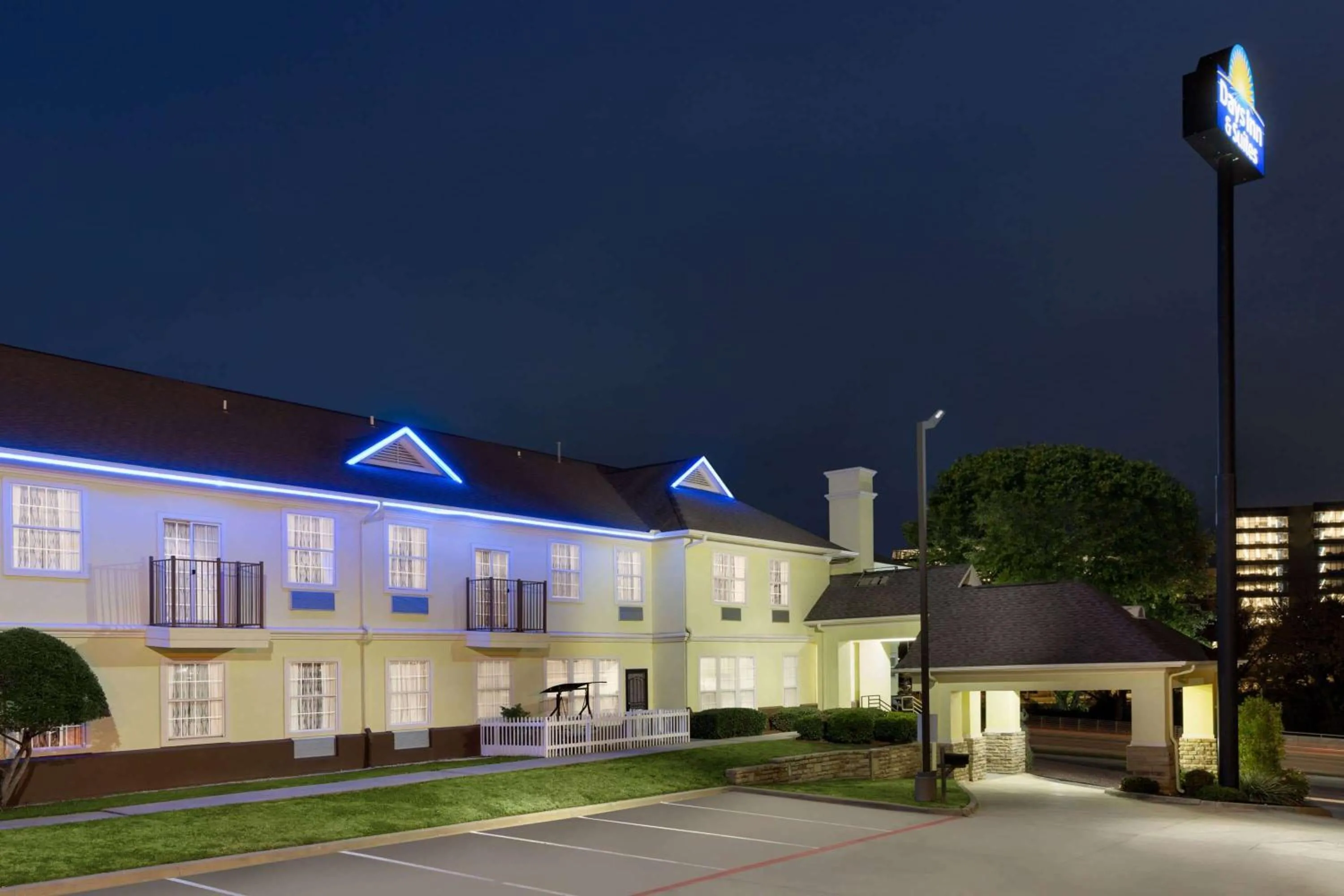 Property building in Days Inn & Suites by Wyndham DFW Airport South-Euless