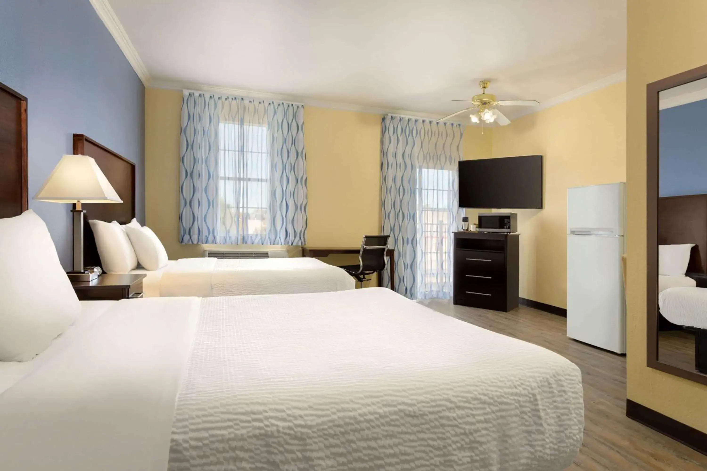 Queen Room with Two Queen Beds - Non-Smoking in Days Inn & Suites by Wyndham DFW Airport South-Euless Queen Room with Two Queen Beds - Non-Smoking in Days Inn & Suites by Wyndham DFW Airport South-Euless