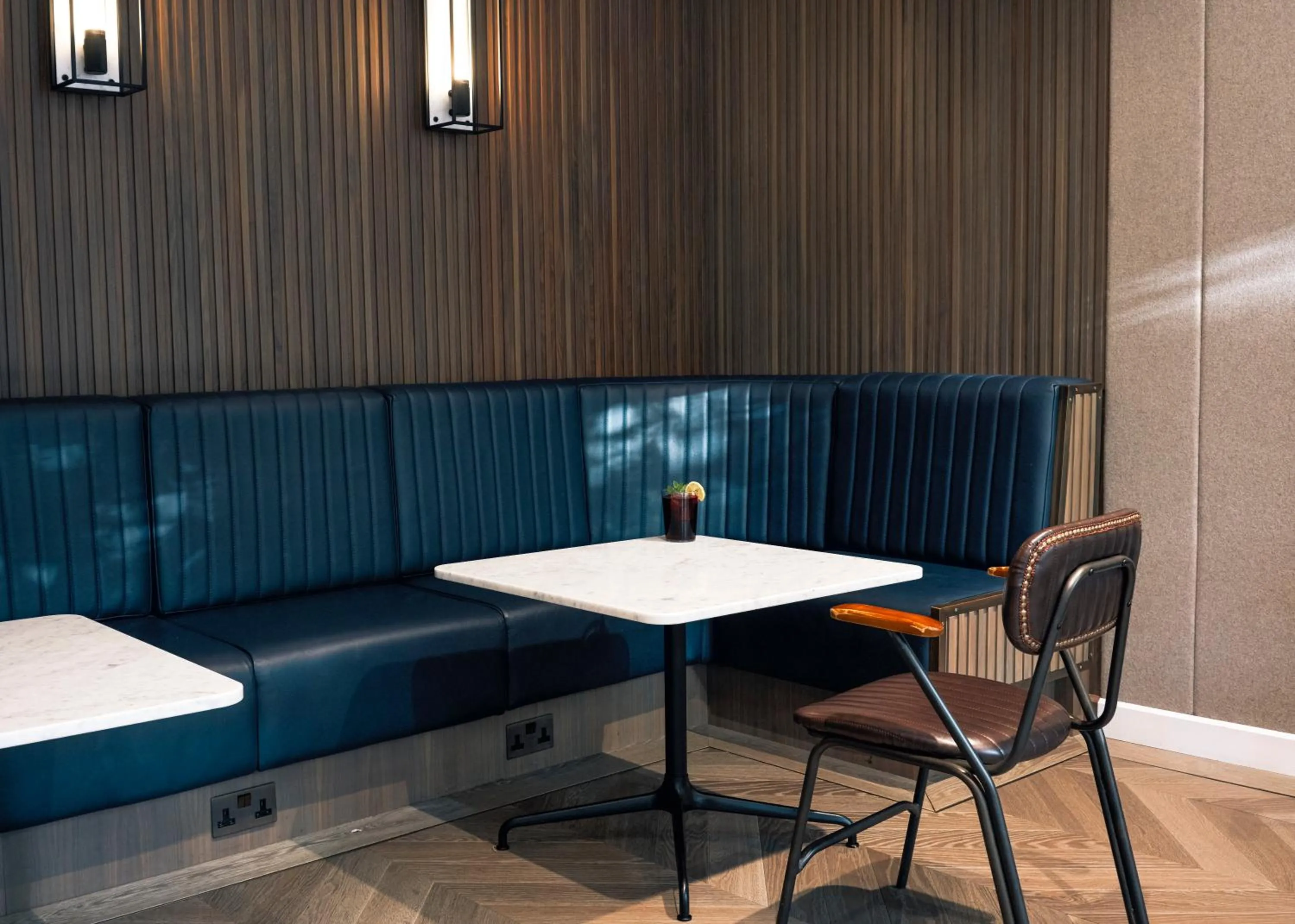 Restaurant/places to eat in Page8, Page Hotels