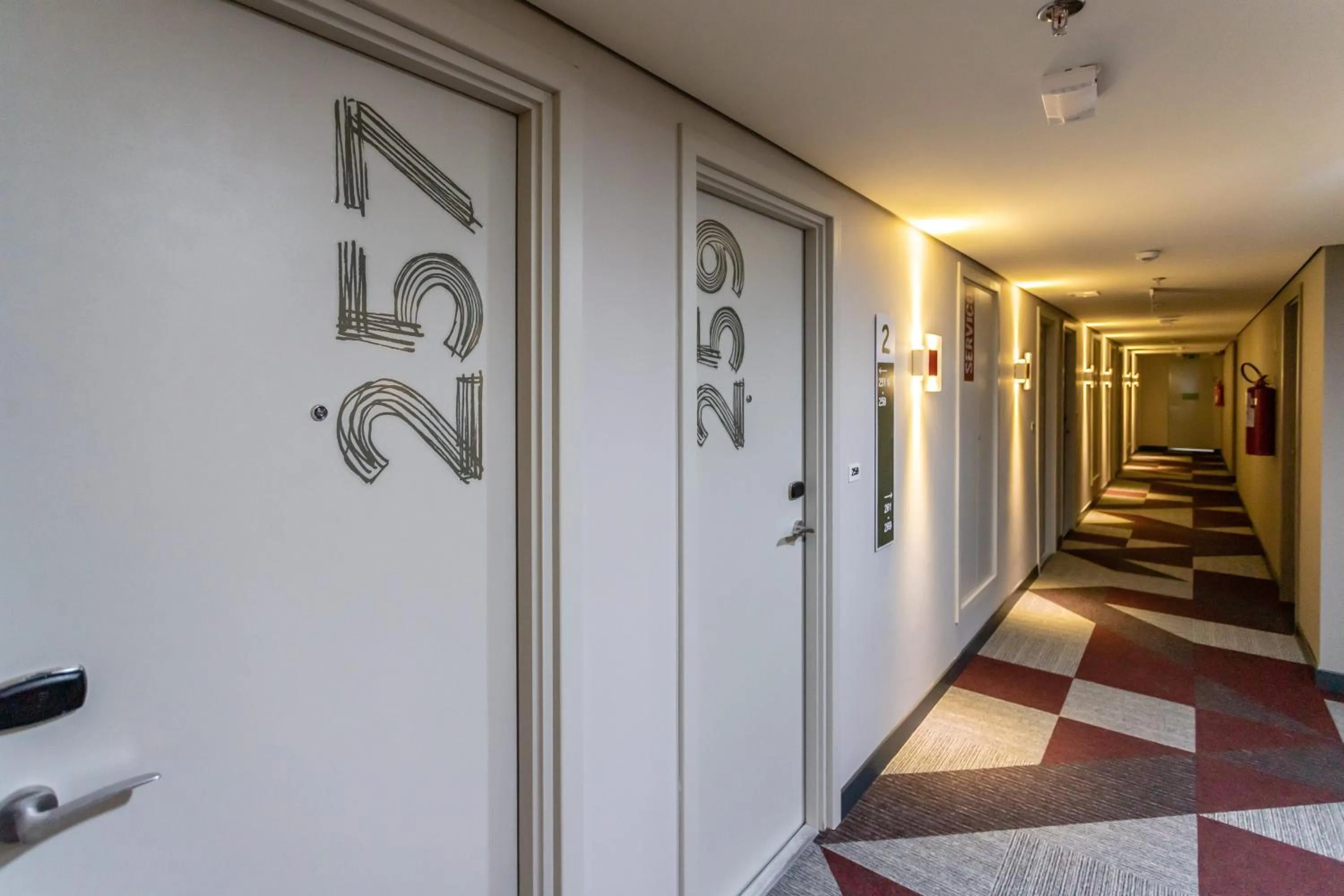 Property building in ibis Palmas Avenida JK