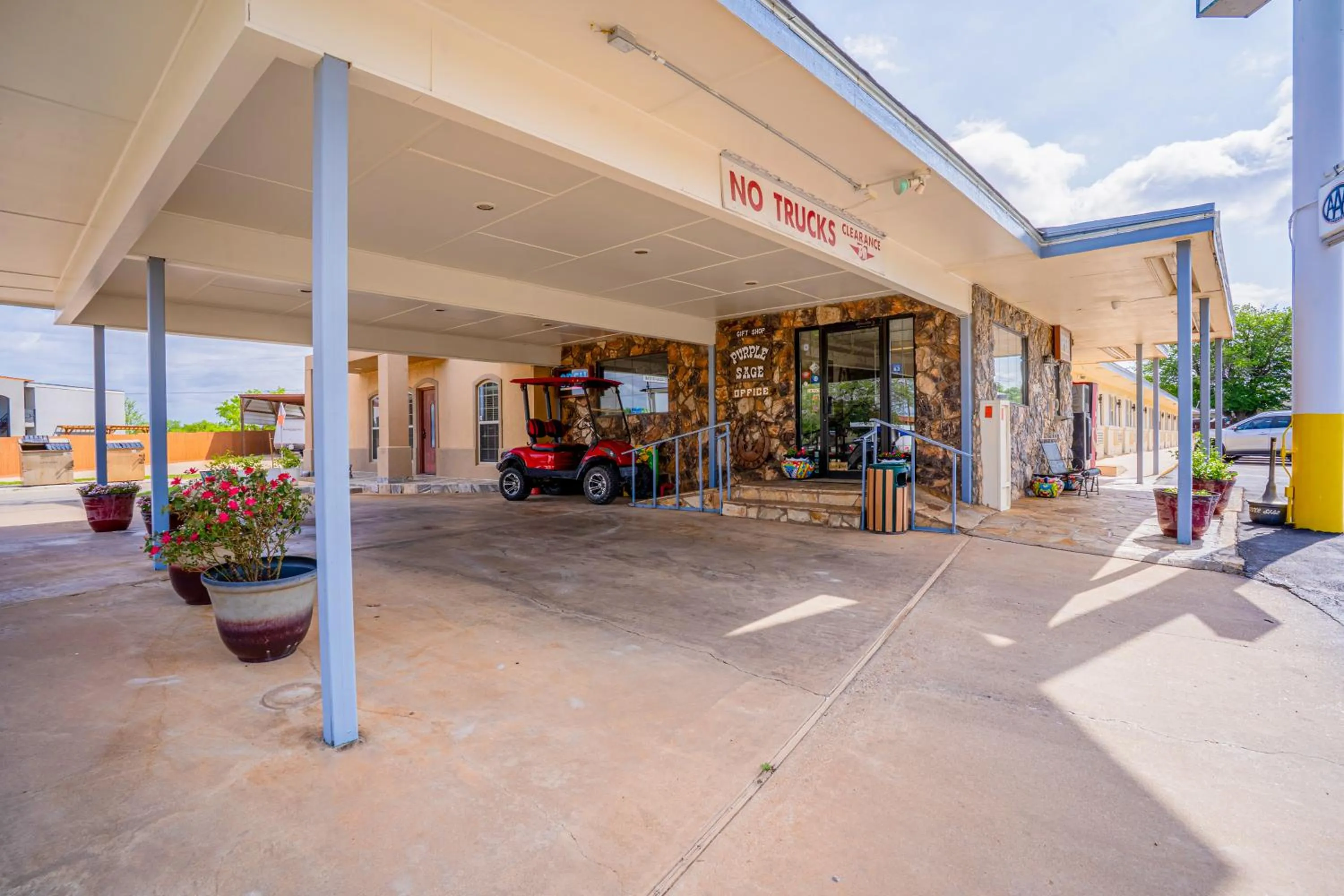 Facade/entrance in Purple Sage By OYO Snyder TX