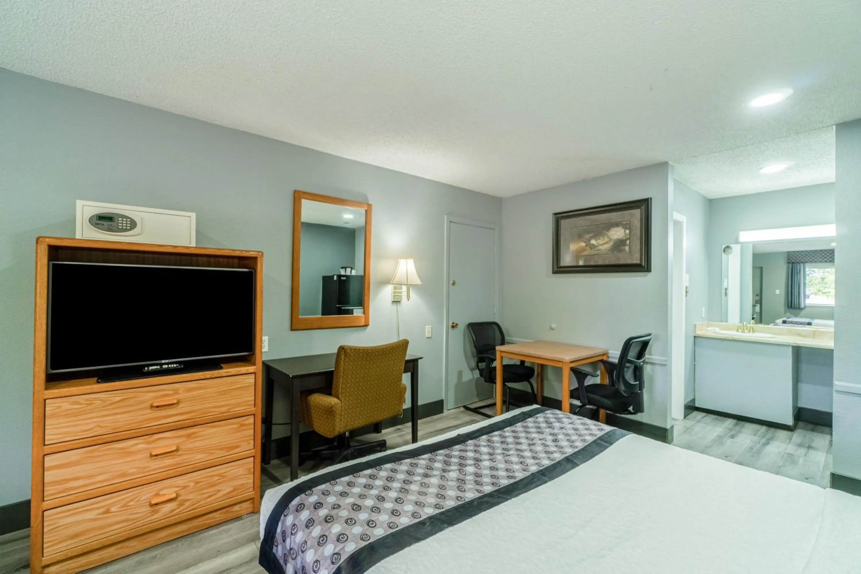 Bedroom, Bed in Purple Sage By OYO Snyder TX