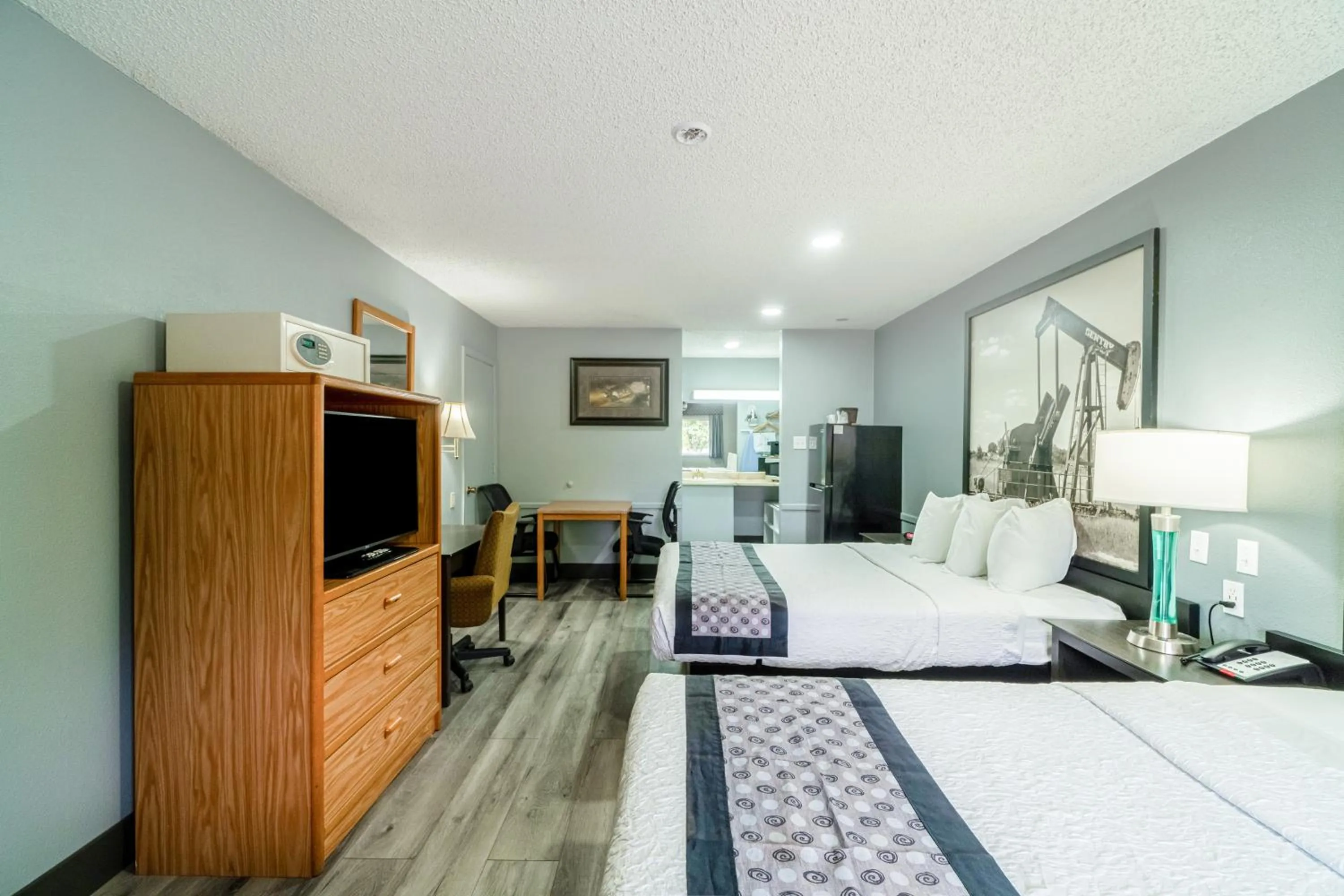 Bedroom, Bed in Purple Sage By OYO Snyder TX