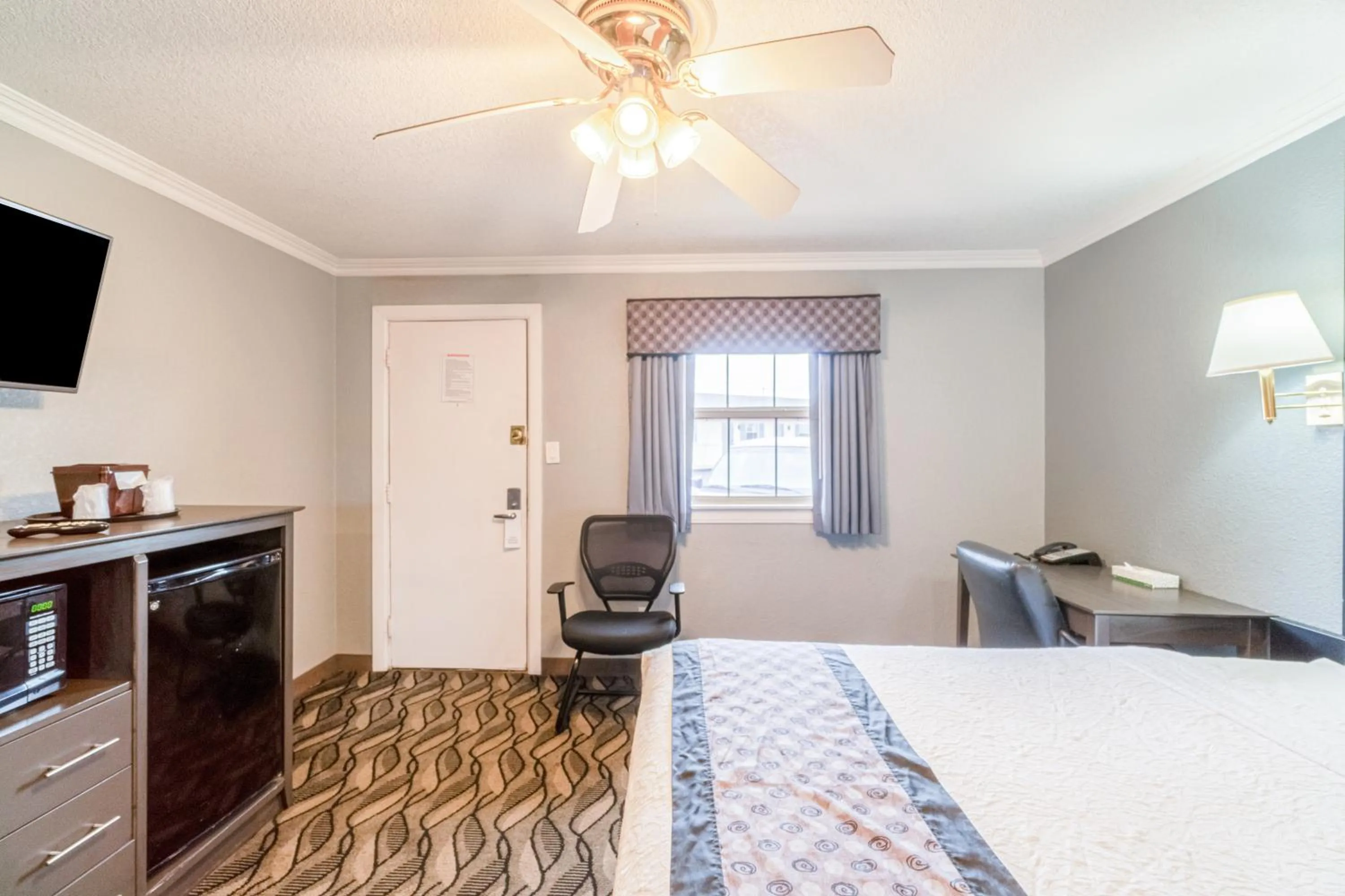 Bedroom, Bed in Purple Sage By OYO Snyder TX