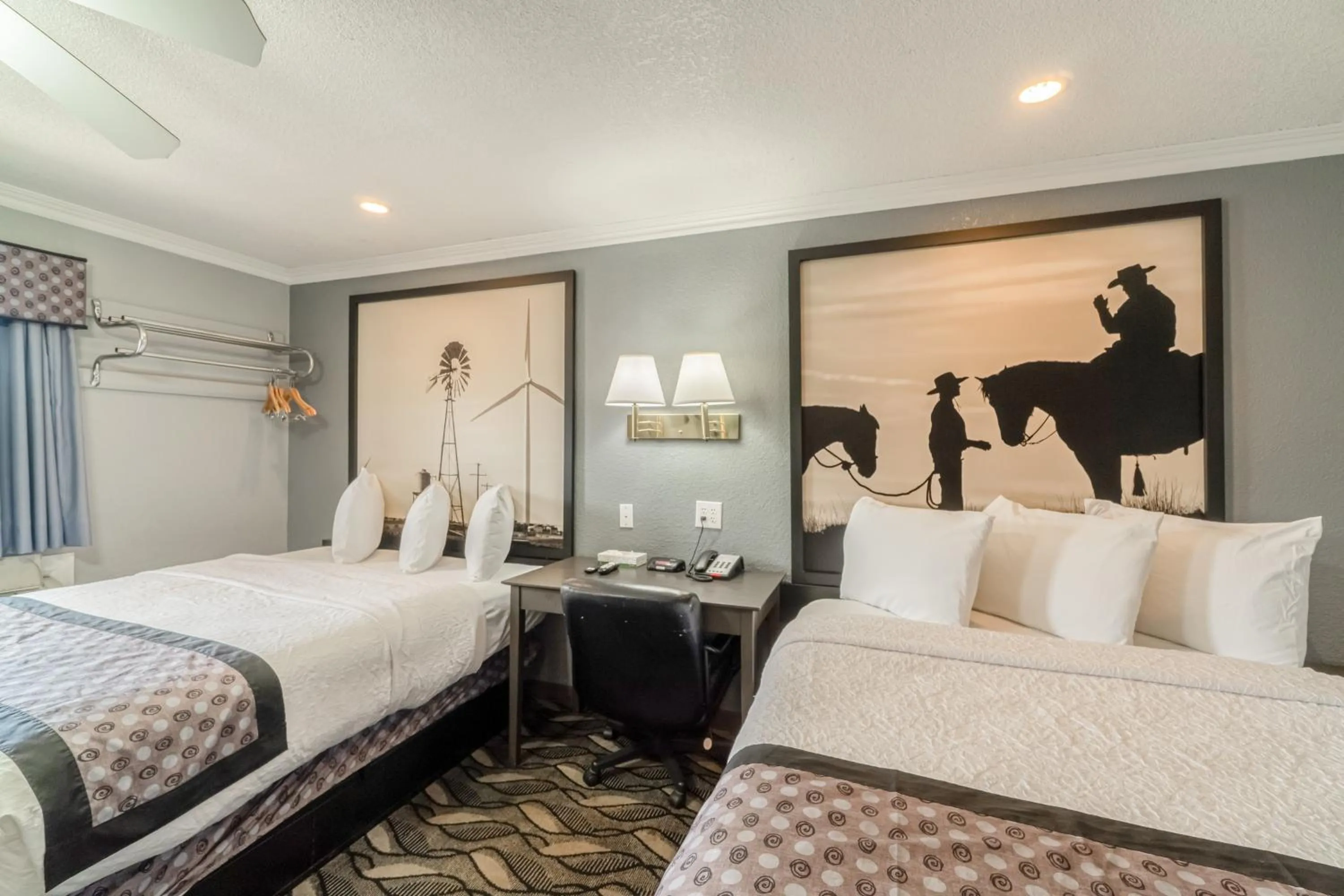 Bedroom, Bed in Purple Sage By OYO Snyder TX