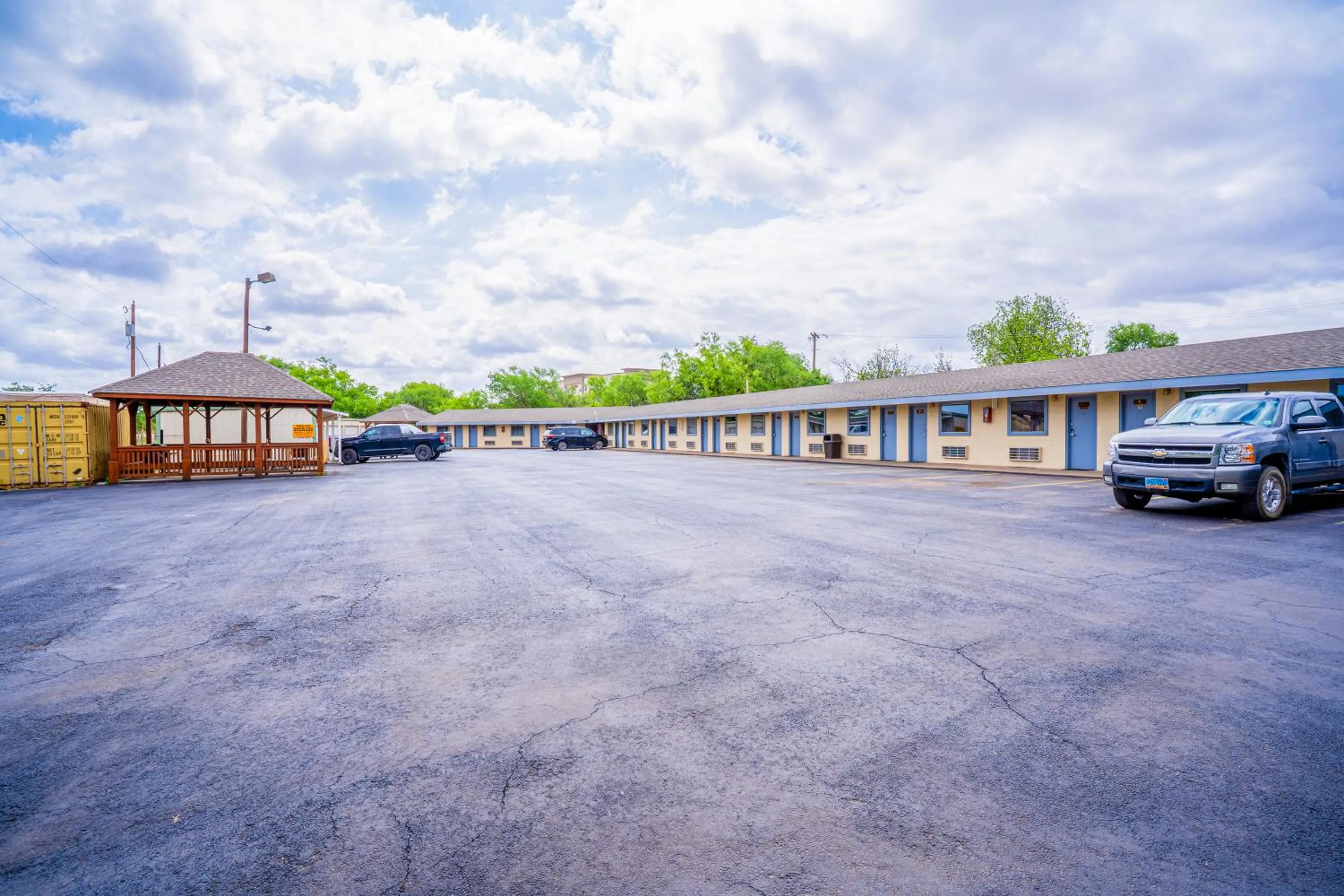 Parking in Purple Sage By OYO Snyder TX