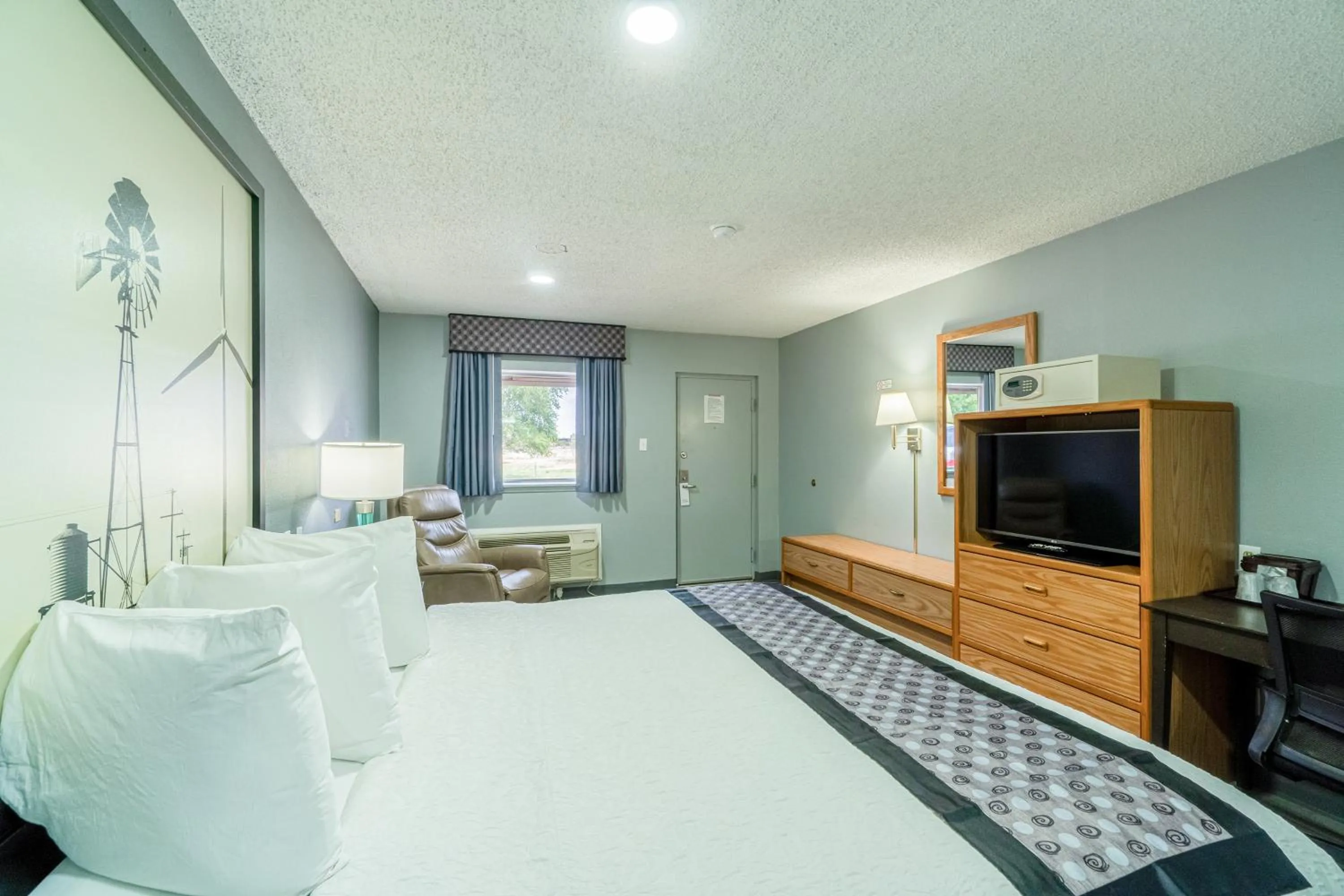 Bedroom, Bed in Purple Sage By OYO Snyder TX