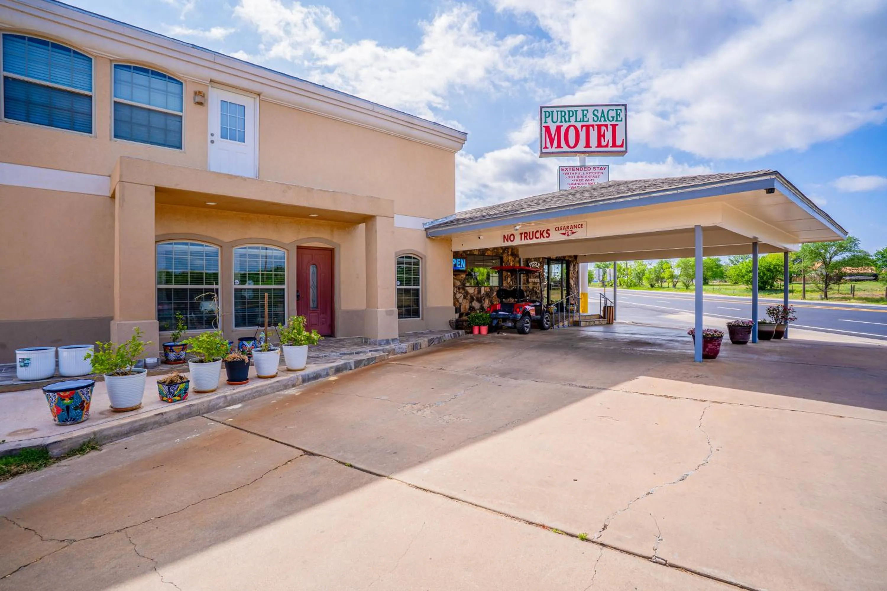 Facade/entrance in Purple Sage By OYO Snyder TX