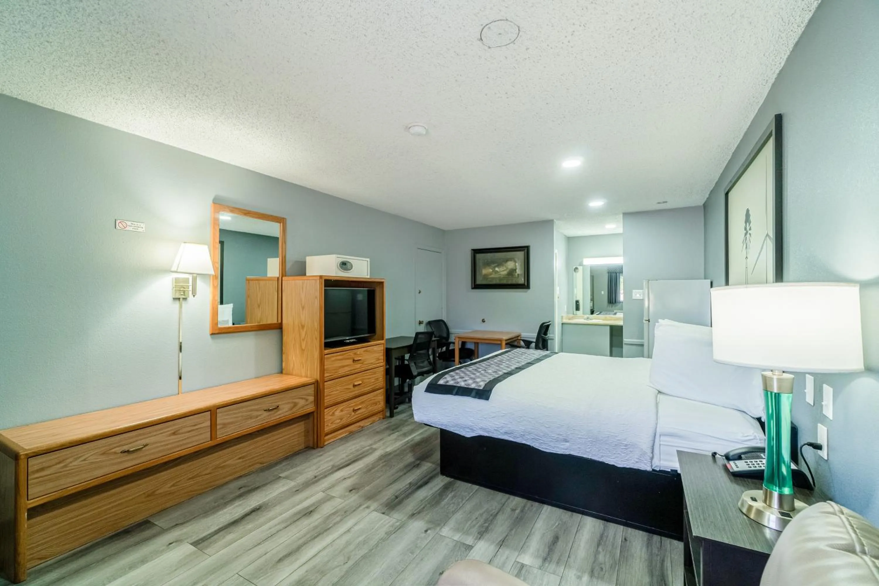 Bedroom, Bed in Purple Sage By OYO Snyder TX