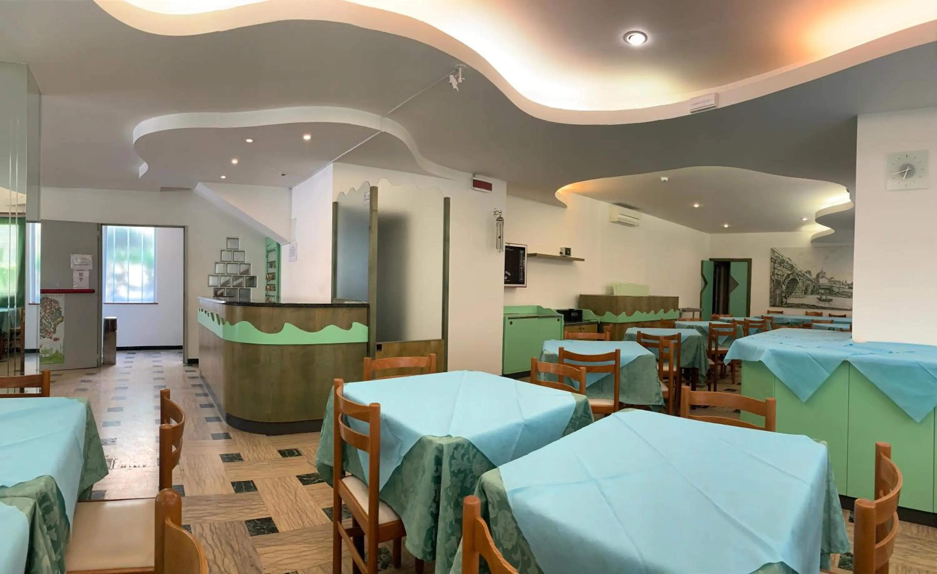 Restaurant/places to eat in Hotel Del Vecchio